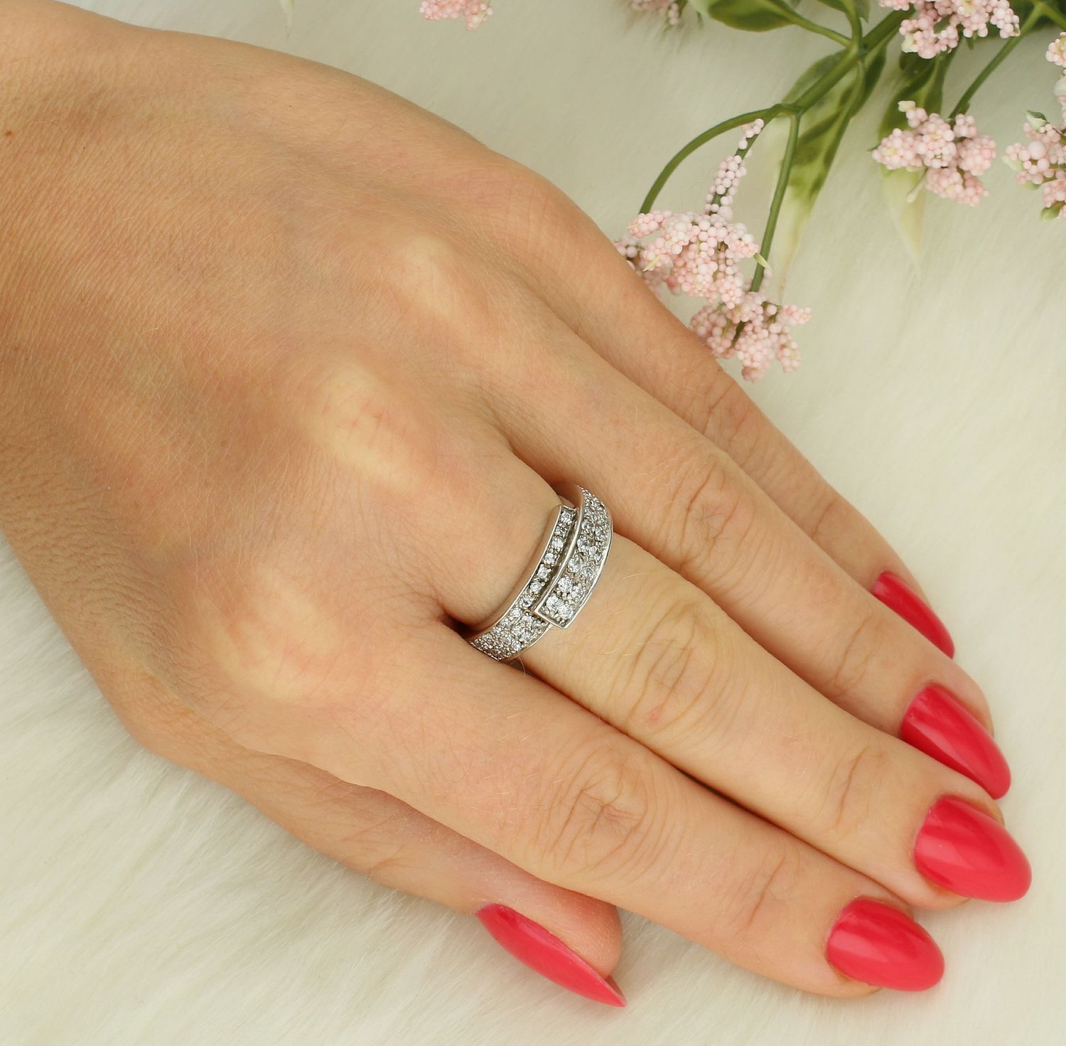 Pierścionek srebrny w cyrkonie próba 925, DIA-PRS-7262-925 Srebrny pierścionek wykonany z najwyższej jakości srebra o prostej formie. Idealny pomysł na prezent dla każdej kobiety.  2.jpg