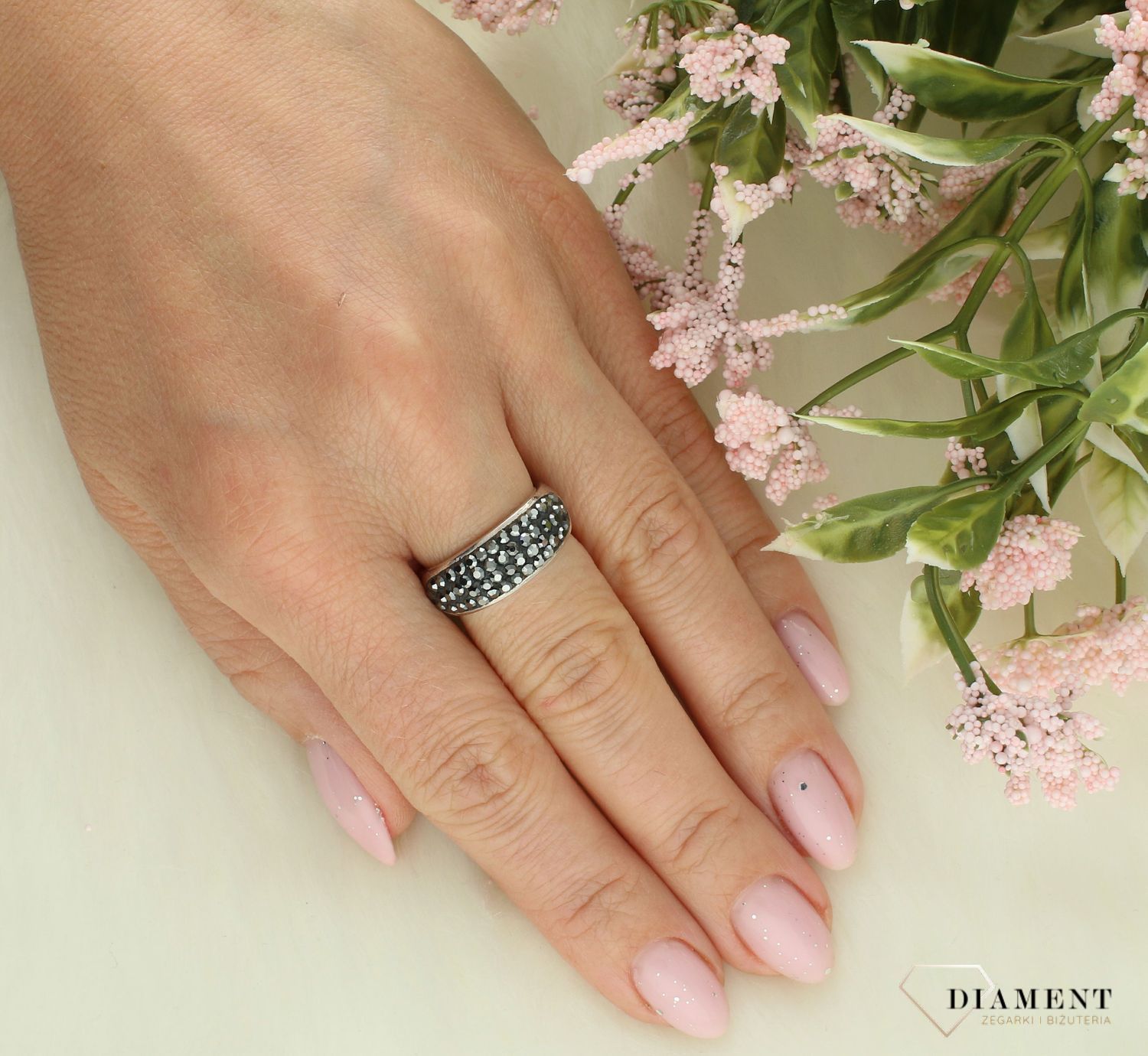 Srebrny pierścionek damski 925 z kryształkami Swarovskiego rozmiar 11 DIA-PRS-7288-925.jpg