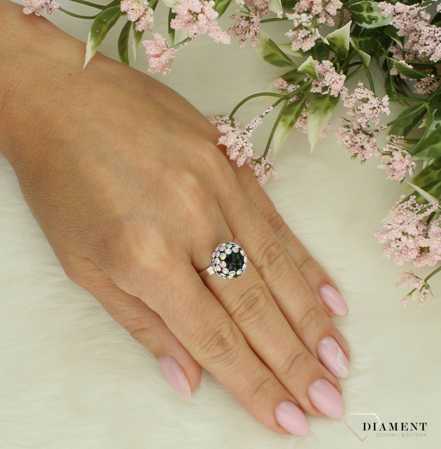 Srebrny pierścionek damski 925 ozdobny kwiat rozmiar 13 DIA-PRS-7180-925. Srebrny pierścionek damski. Srebrny pierścionek z cyrkoniami..jpg