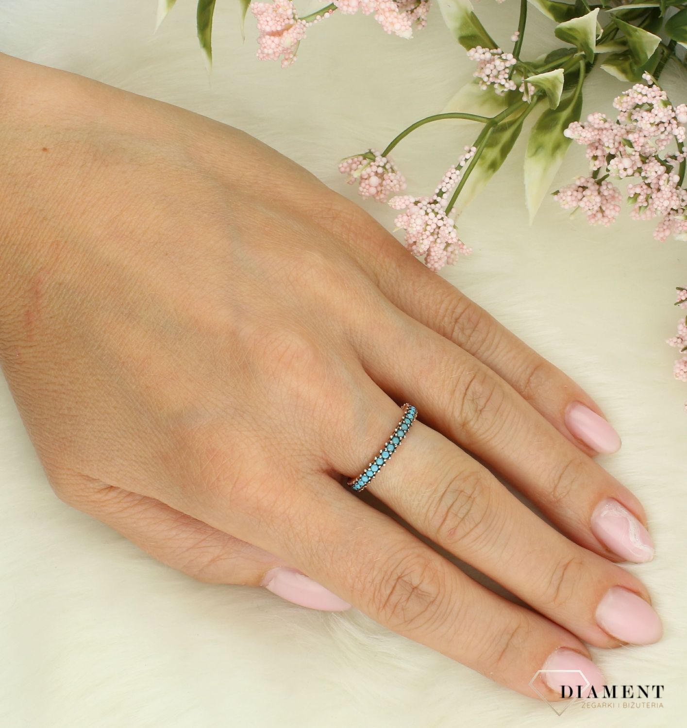 Srebrny pierścionek damski 925 obrączka z niebieskimi cyrkoniami rozmiar 12 DIA-PRS-7330-925.jpg