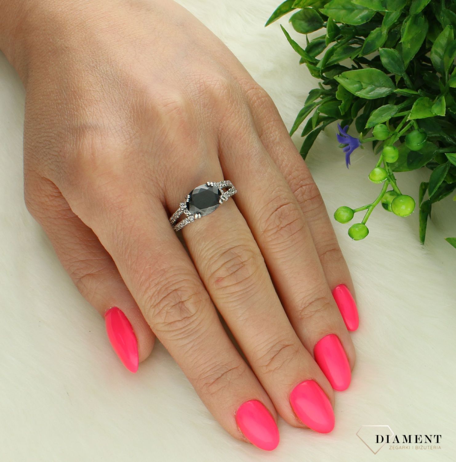 Pierścionek srebrny 925 z dużą czarną cyrkonią rozmiar 12 DIA-PRS-7332-925 (2).jpg