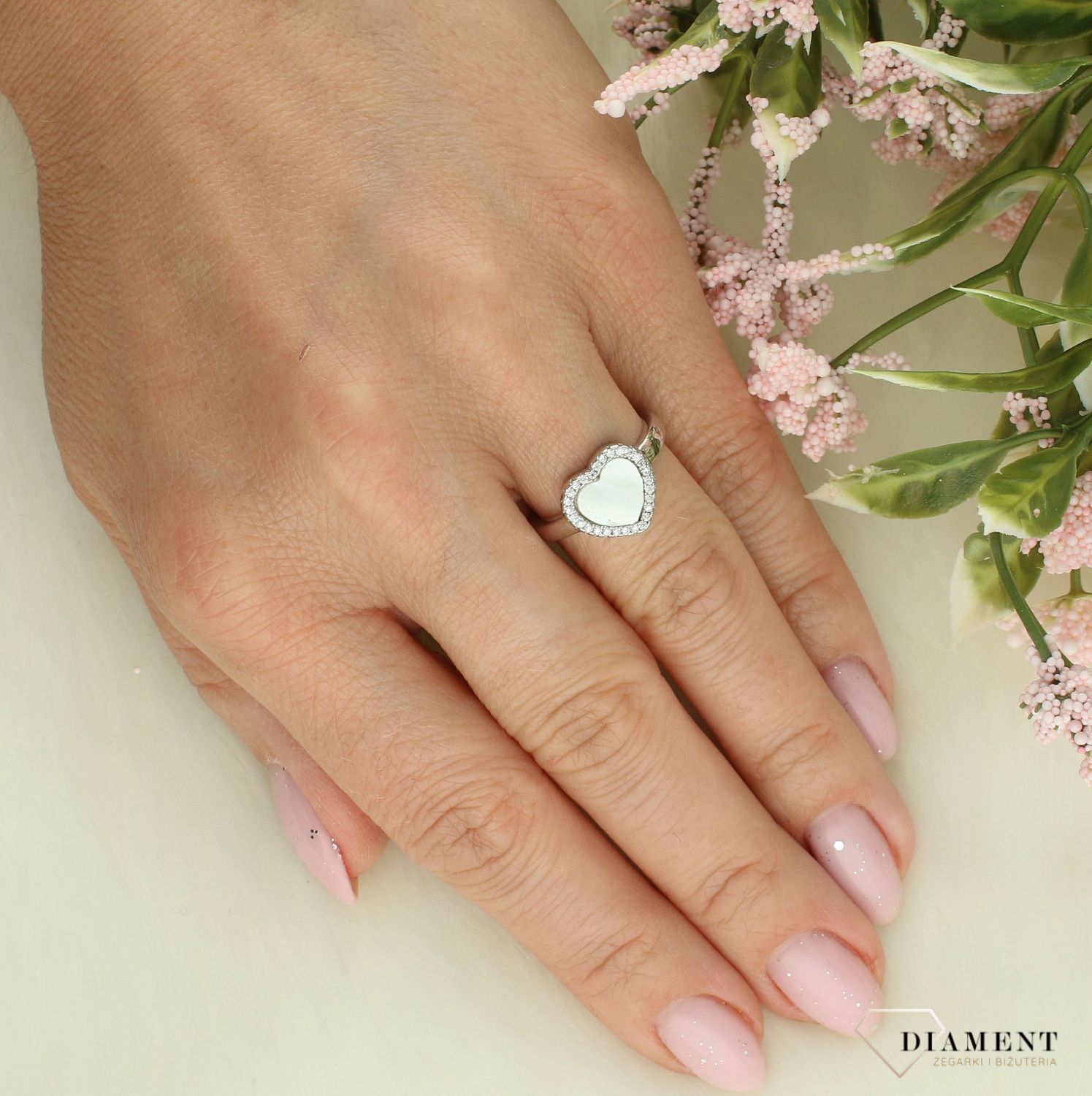 Pierścionek srebrny 925 serce z masą perłową rozmiar 12 DIA-PRS-7345-925.jpg