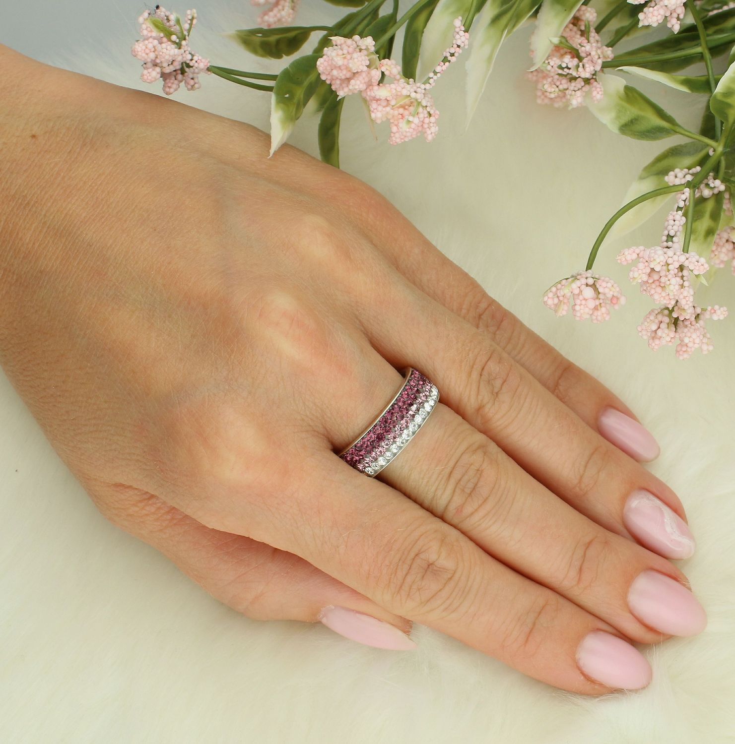 Srebrny pierścionek damski 925 obrączka z fioletowymi cyrkoniami DIA-PRS-7352-925. Srebrny pierścionek damski. Pierścionek srebrny dla kobiety na prezent..jpg