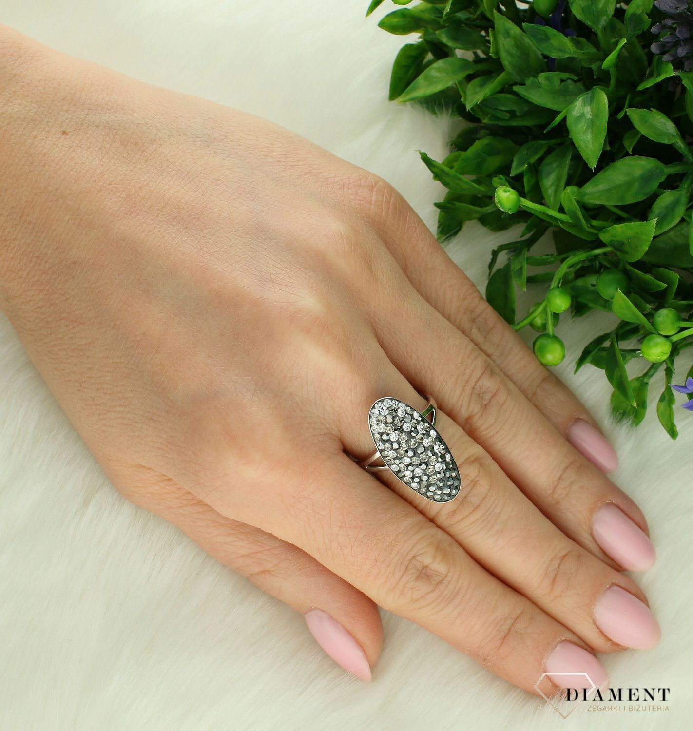 Srebrny pierścionek damski 925 biało czarne oczko Retro rozmiar 20 DIA-PRS-7381-925. Srebrny pierścionek damski. Srebrny pierścionek vintage biało czarny. Pierścionek srebrny damski retro z cyrkonią na prezent. Sr.jpg