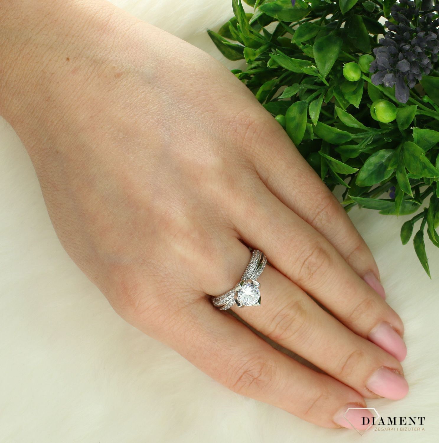 Srebrny pierścionek damski 925 z wystającą cyrkonią rozmiar 12 DIA-PRS-7399-925. Srebrny pierścionek damski. Srebrny pierścionek z cyrkonią. Srebrny pierścionek damski na prezent (2).jpg