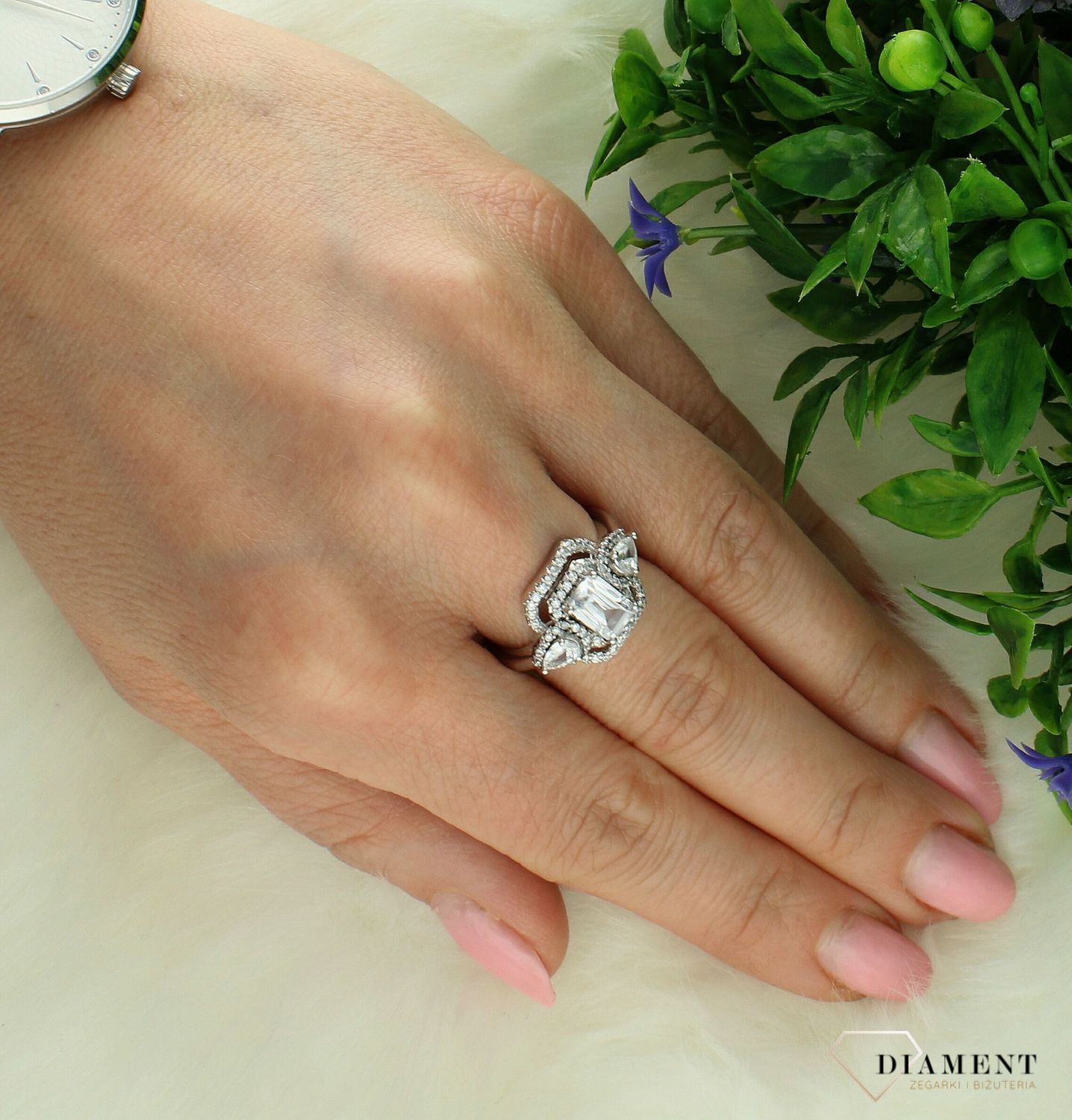 Srebrny pierścionek damski 925 kwadratowa cyrkonia rozmiar 14 DIA-PRS-7406-925. Srebrny pierścionek damski. Srebrny pierścionek z cyrkoniami. Pierścionek srebrny dla kobiety, Pierścionek srebrny na prezent..jpg