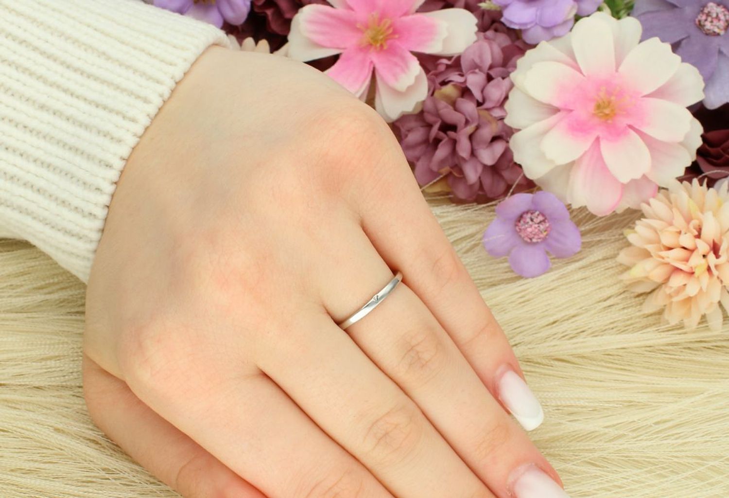 Pierścionek srebrny 925 ze znakiem X ozdobionym białymi cyrkoniami DIA-PRS-7443-925.jpg