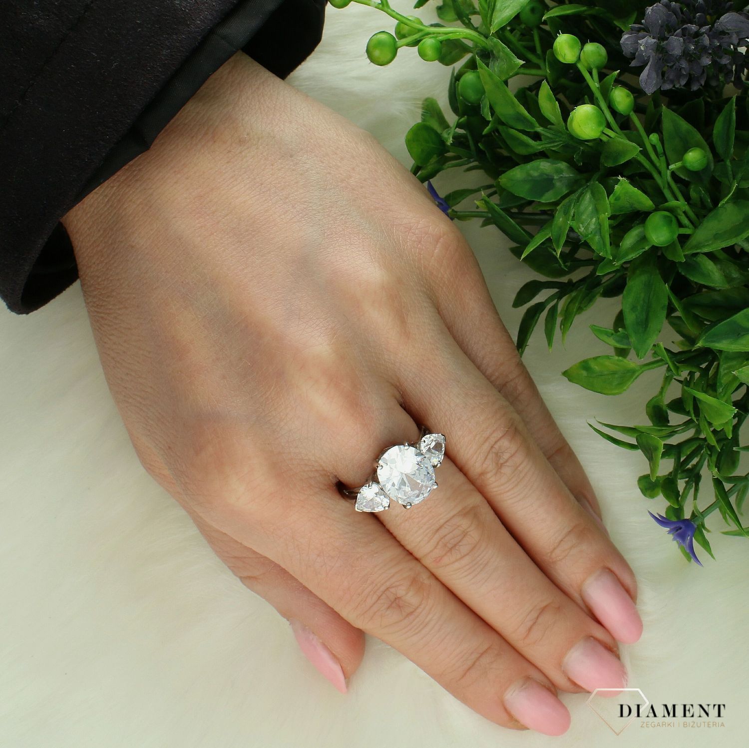 Srebrny pierścionek damski 925 z dużymi cyrkoniami rozmiar 20 DIA-PRS-7477-925 (1).jpg