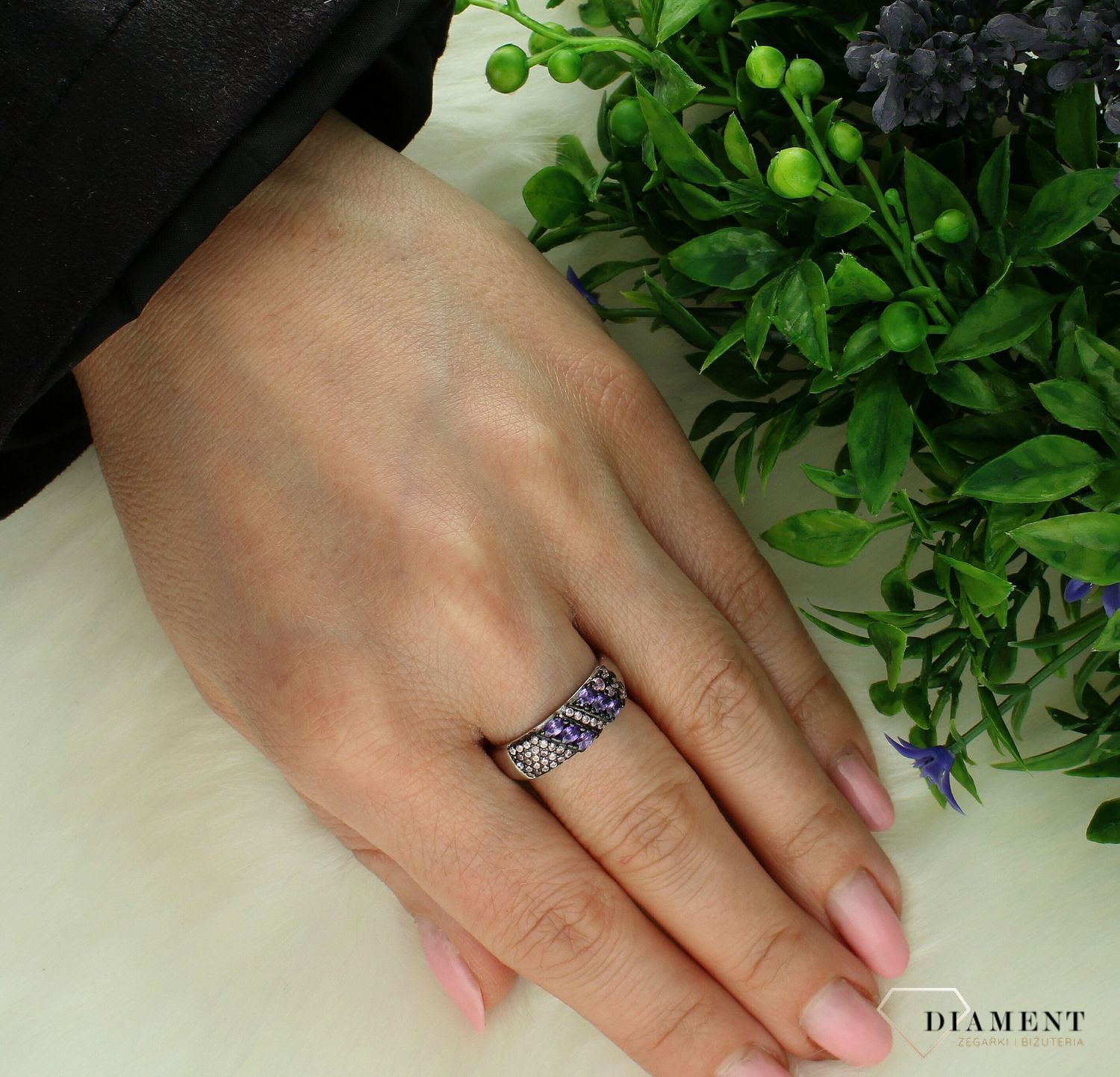 Srebrny pierścionek damski 925 z fioletowymi cyrkoniami rozmiar 17 DIA-PRS-7479-925. Srebrny pierścionek damski. Srebrny pierścionek z cyrkoniami. Pierścionek srebrny dla kobiety, Pierścionek srebrny na prezent (2).jpg