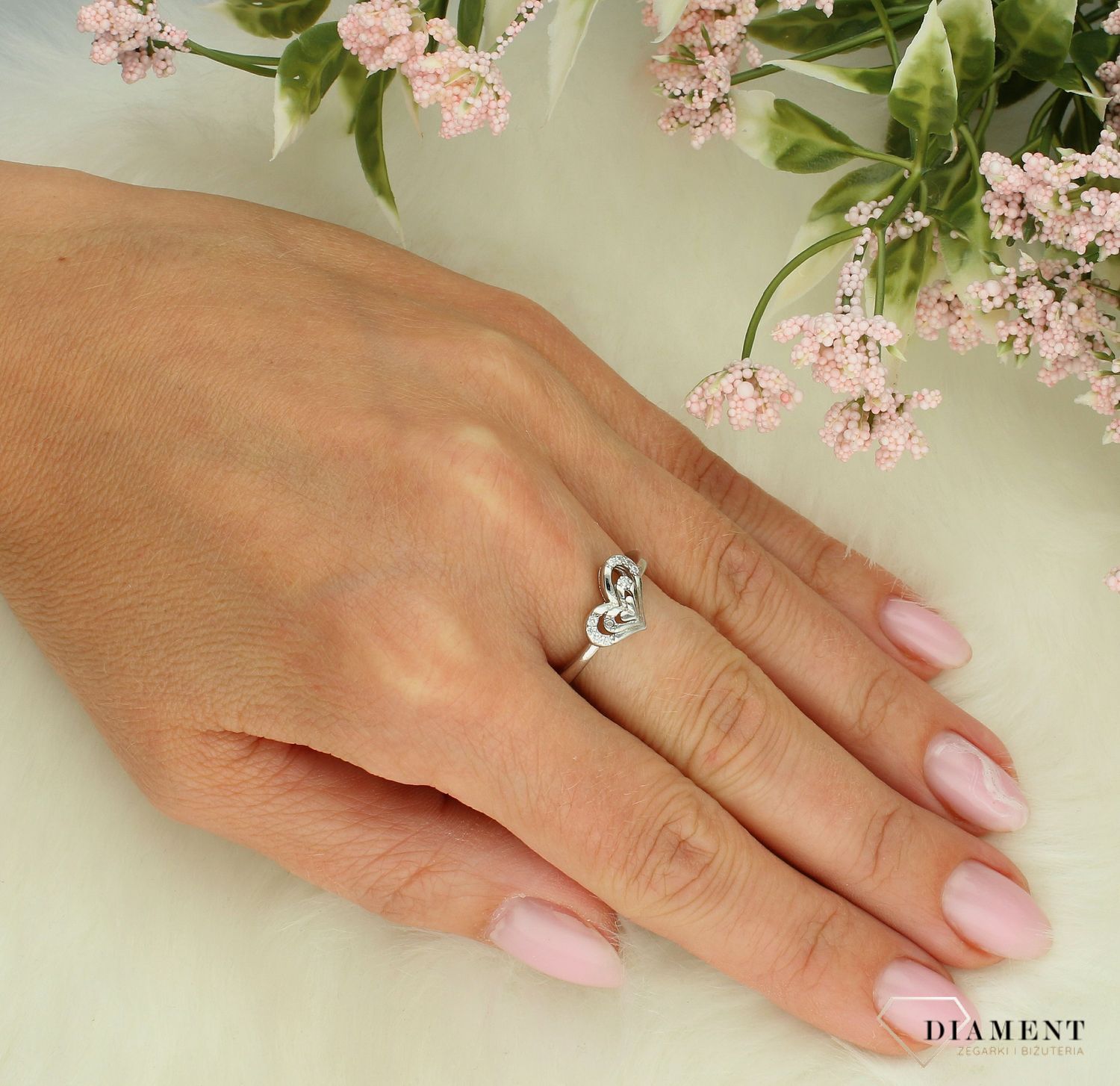 Srebrny pierścionek damski 925 serce z cyrkoniami DIA-PRS-7480-925 8.jpg