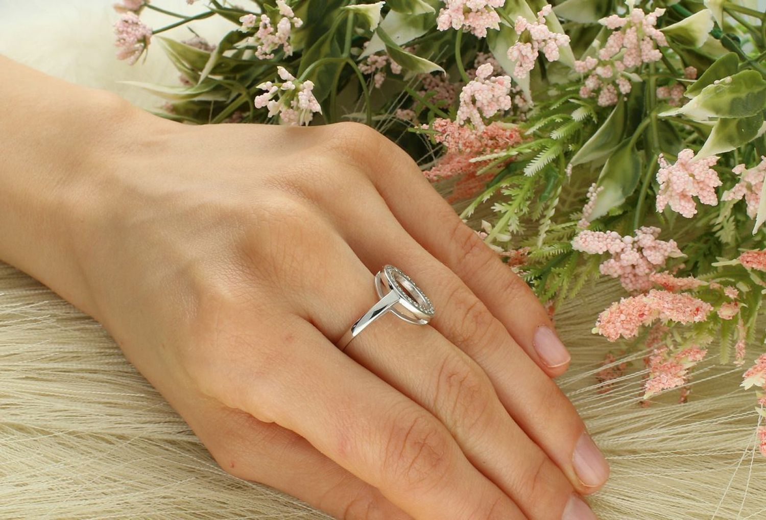 Pierścionek srebrny kółeczko z cyrkoniami próba 925, rozmiar 14 DIA-PRS-7515-925.jpg