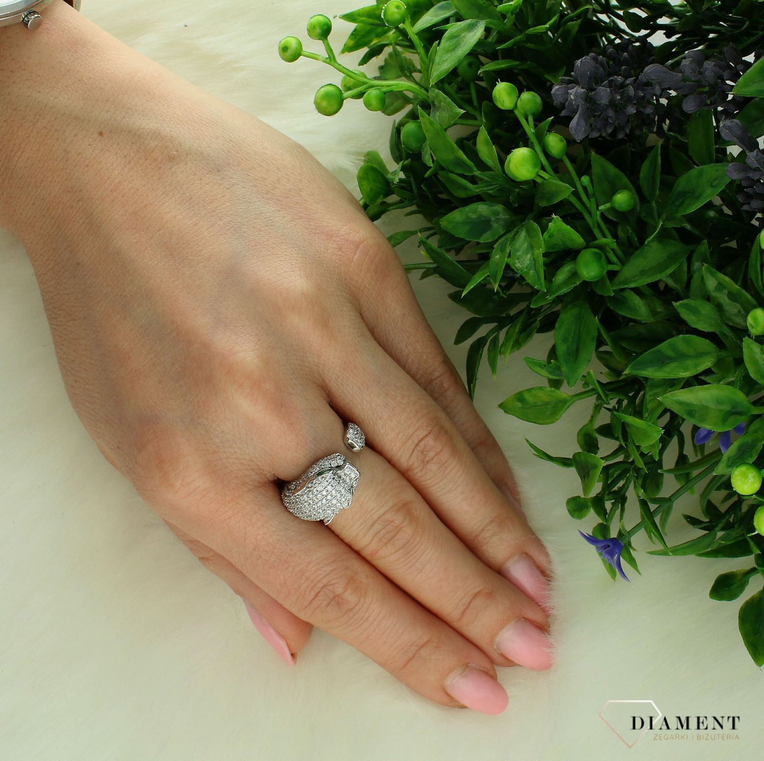 Srebrny pierścionek damski 925 Jaguar z zielonym okiem rozmiar 17 DIA-PRS-7524-925 . Srebrny pierścionek tygrys. Srebrny pierścionek dziki kot. Srebrny pierścionek pantera. Pierścionek srebrny na prezent..jpg