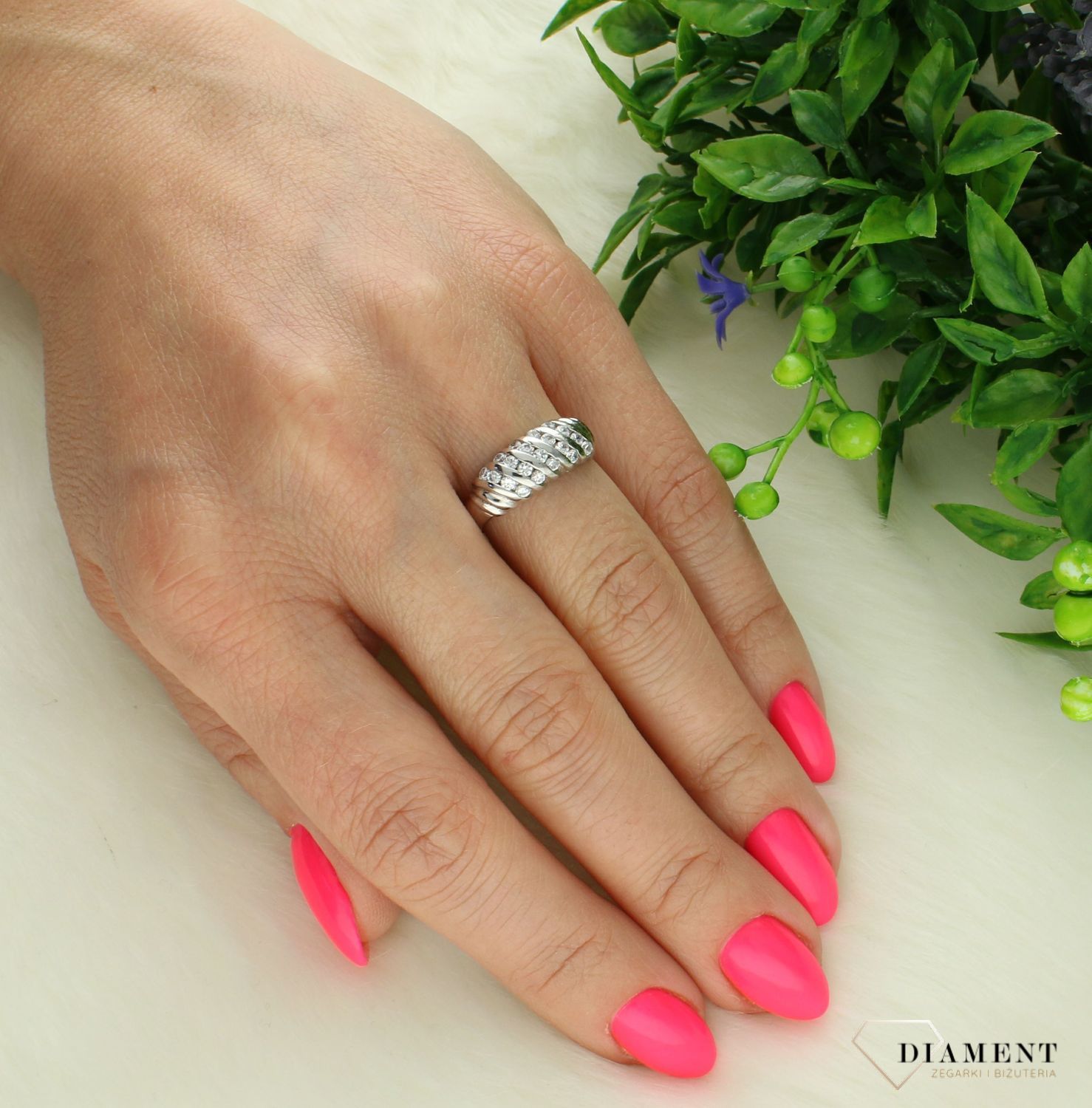 Pierścionek srebrny 925 pasma cyrkonii rozmiar 11 DIA-PRS-7529-925 (2).jpg