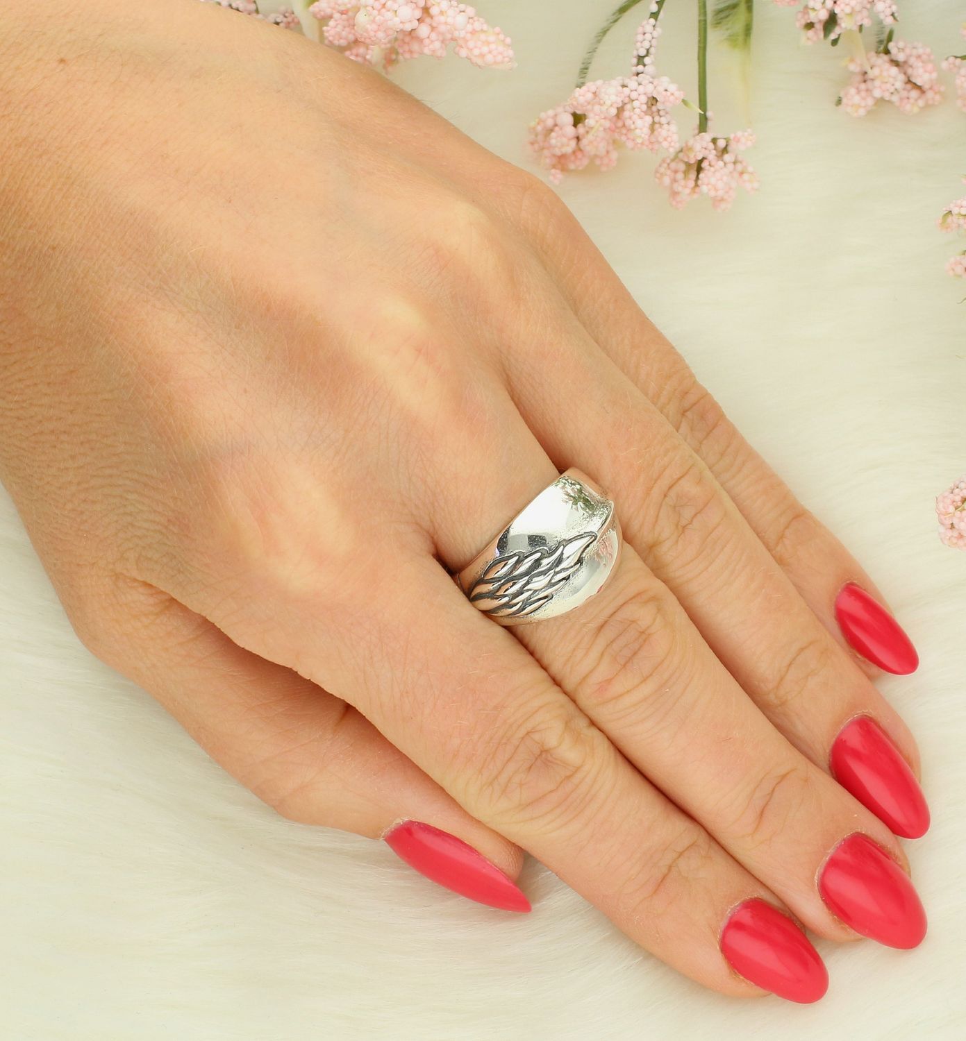 Pierścionek srebrny próba 925, DIA-PRS-7535-925 Srebrny pierścionek wykonany z najwyższej jakości srebra o prostej formie. Idealny pomysł na prezent dla każdej kobiety. 2.jpg