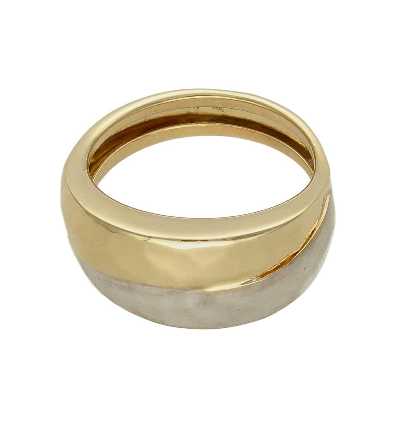 Złoty pierścionek 585 z białym złotem szeroki DIA-PRS-7551-585. Złoty pierścionek szeroki ozdobiony w całości diamentową strukturą. Pierścionek na pół jest wykonany z białego i żółtego złota. Piękny pierścionek wykonany z wys (1).jpg