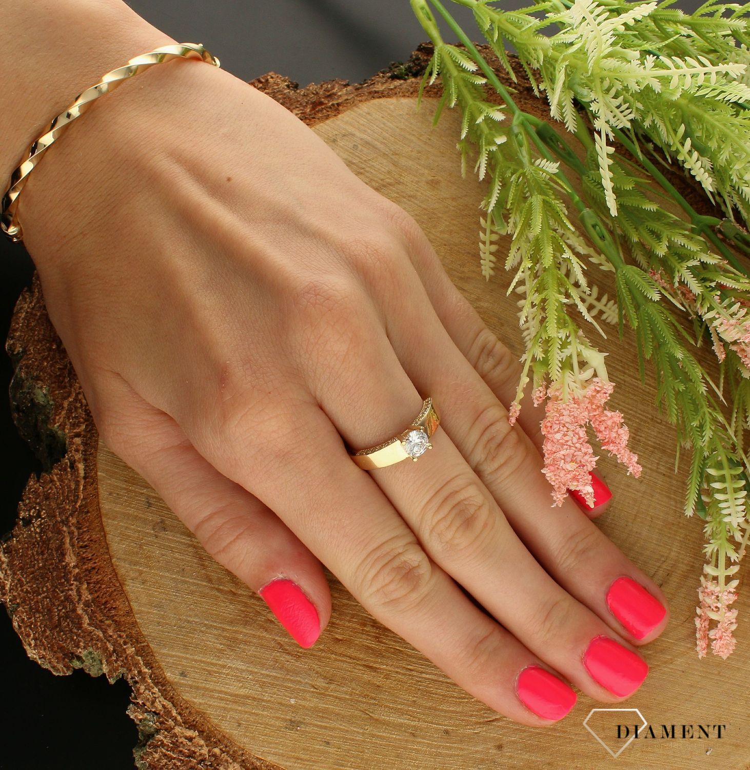 Złoty pierścionek 585 z cyrkonią zaręczynowy DIA-PRS-7584-585 (1).jpg