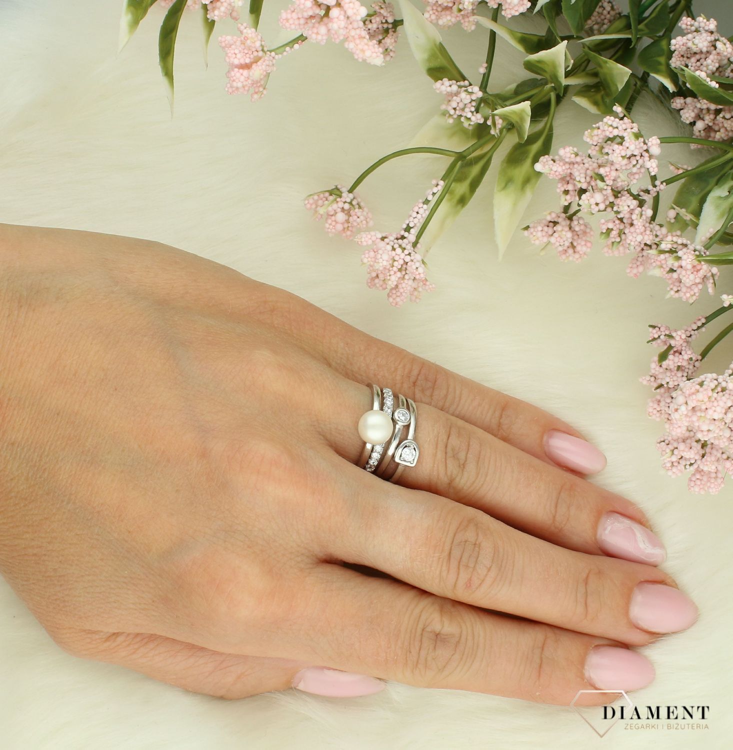 Srebrny pierścionek damski 925 z perłą i cyrkoniami rozmiar 12 DIA-PRS-7608-925. Srebrny pierścionek damski. Pierścionek srebrny na prezent. Pierścionek ze srebra z perłą i cyrkoniami.5.jpg