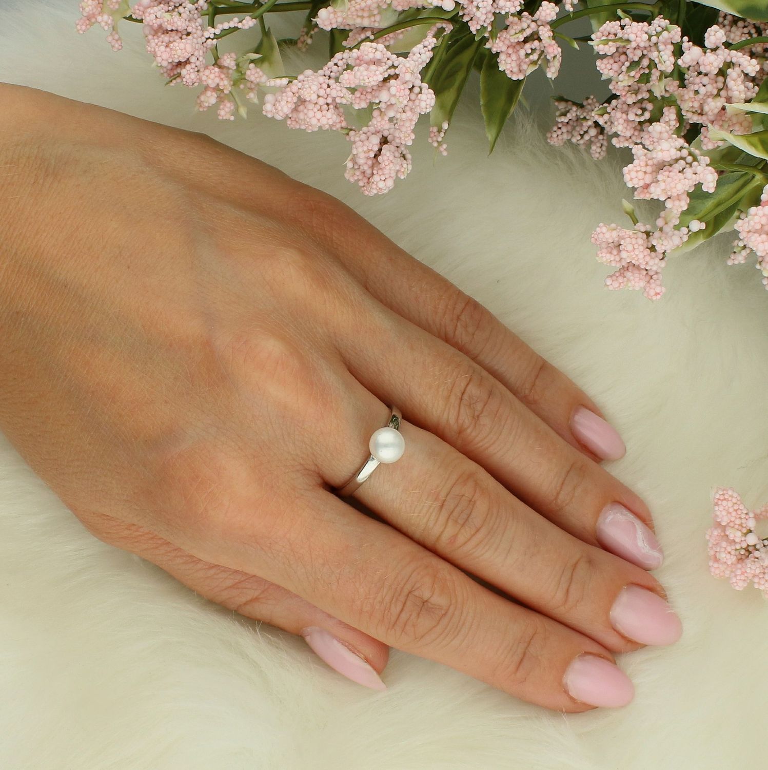 Srebrny pierścionek damski 925 z perłą rozmiar 13 DIA-PRS-7609-925. Srebrny pierścionek damski. Pierścionek srebrny dla kobiety na prezent. Srebrny damski pierścionek z perłą.5.jpg