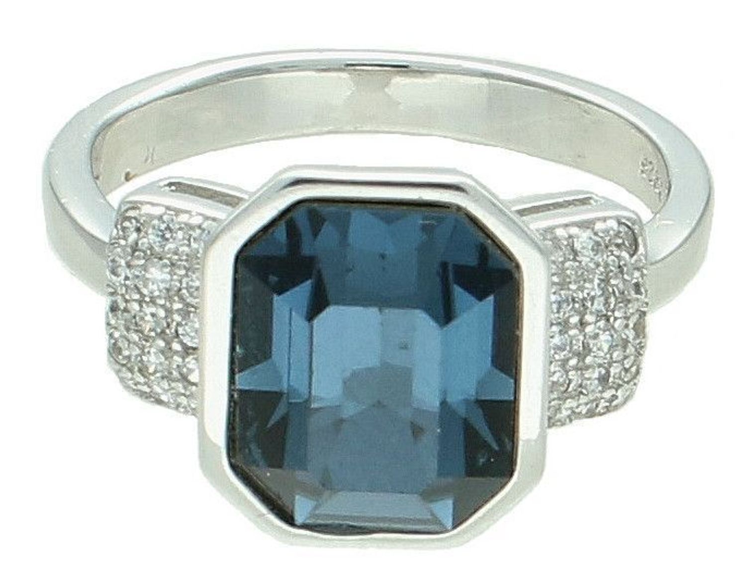 Srebrny pierścionek damski 925 z prostokątną granatową cyrkonią rozmiar 14 DIA-PRS-7617-925. Srebrny pierścionek damski. Srebrny pierścionek z niebieskim oczkiem. Pierścionek srebrny damski na prezent. Srebrny pie.jpg