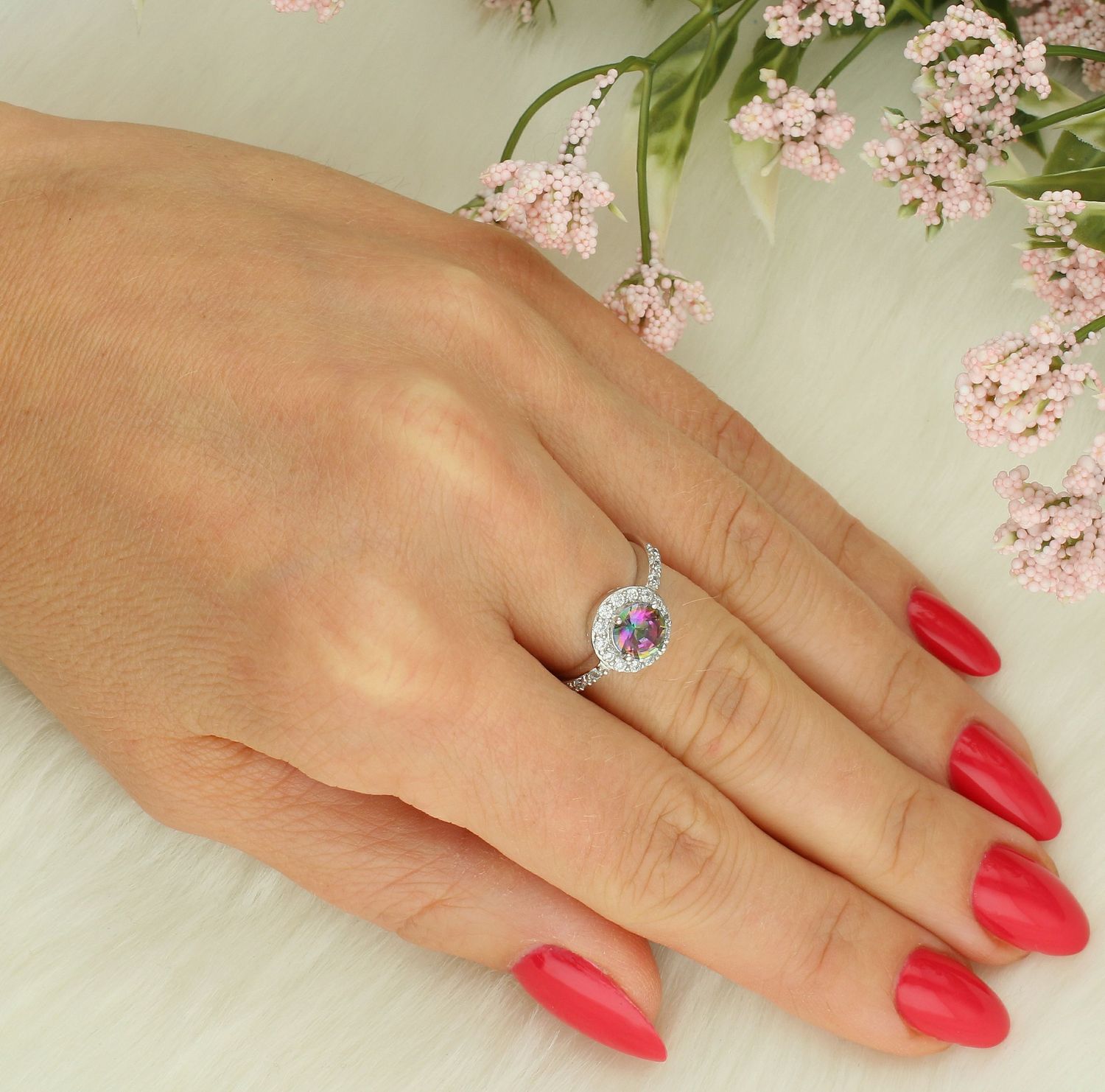 Pierścionek srebrny cyrkonie próba 925, DIA-PRS-7620-925 Srebrny pierścionek wykonany z najwyższej jakości srebra o prostej formie. Idealny pomysł na prezent dla każdej kobiety. 1.jpg