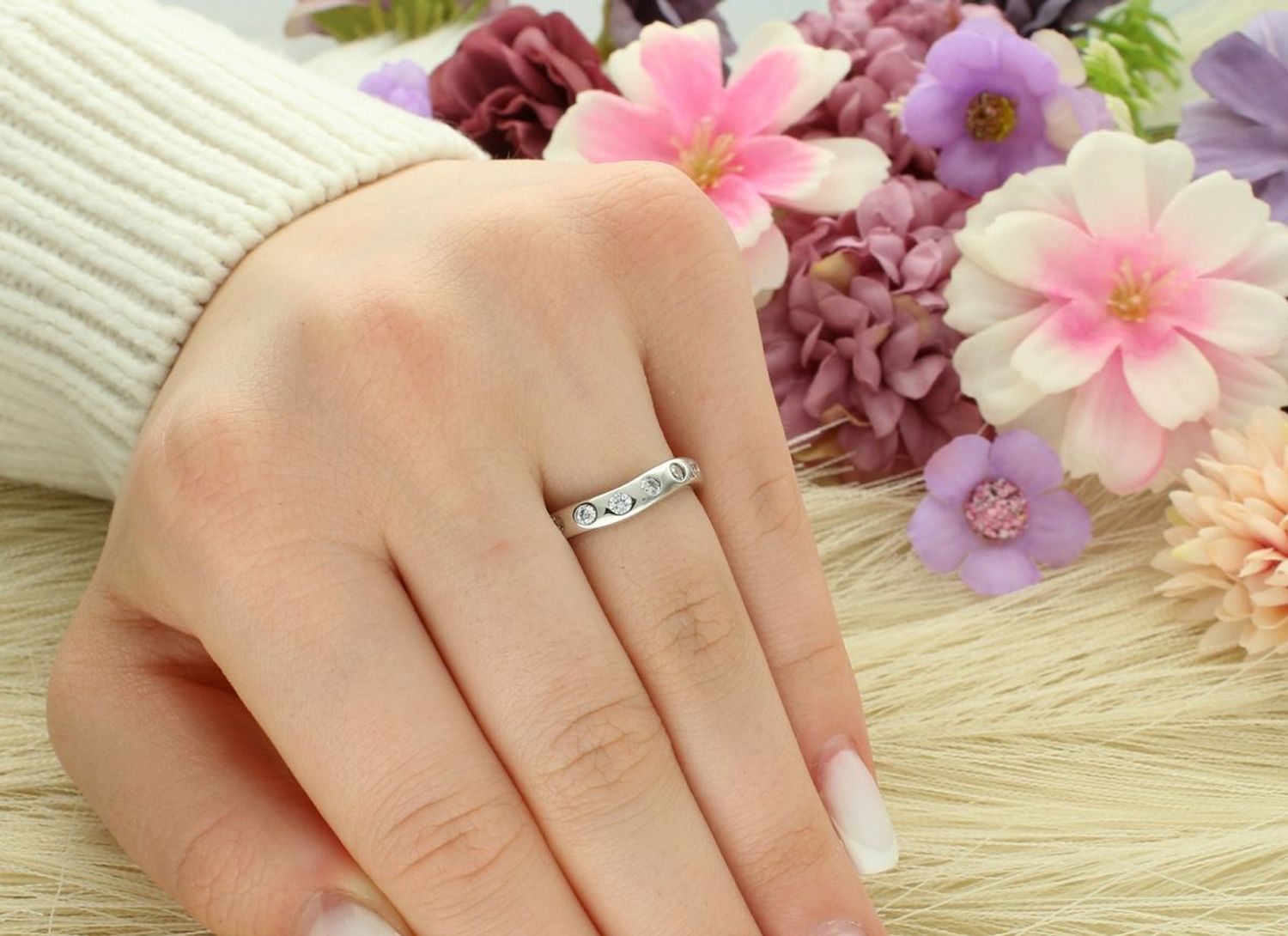 Srebrny pierścionek damski 925 z modnymi cyrkoniami DIA-PRS-7631-925.jpg