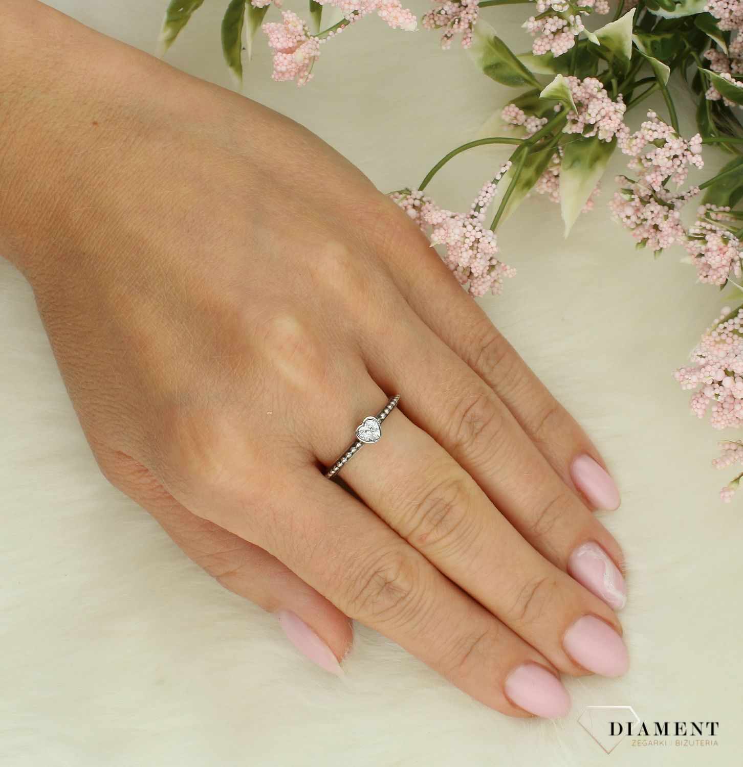 Srebrny pierścionek damski 925 z sercem DIA-PRS-7636-925. Srebrny pierścionek damski. Srebrny pierścionek z cyrkonią. Pierścionek srebrny damski na prezent. Srebrny pierścionek dla ukochanej..jpg