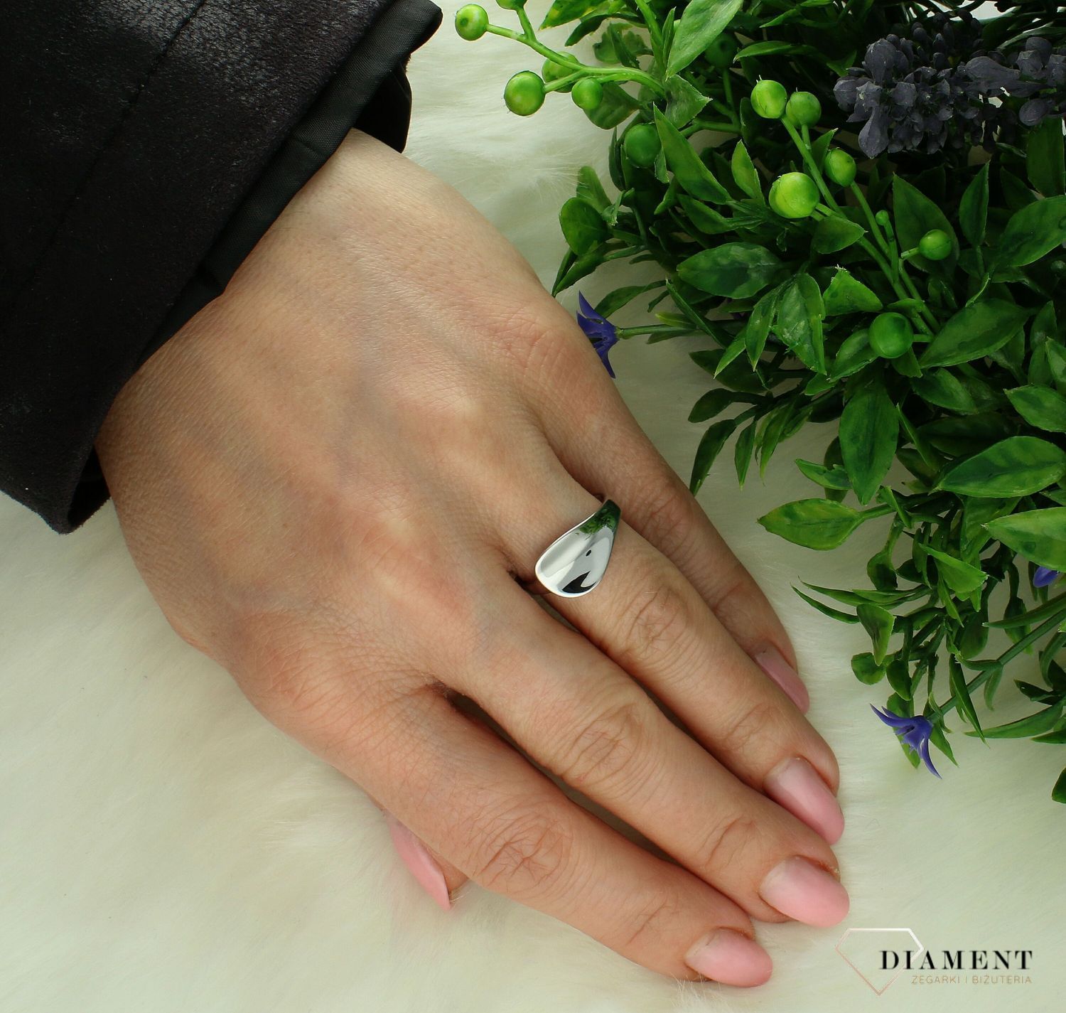 Srebrny pierścionek damski 925 gładka łezka rozmiar 13 DIA-PRS-7646-925. Srebrny pierścionek damski. Srebrny pierścionek z cyrkoniami. Pierścionek srebrny dla kobiety, Pierścionek srebrny na prezent.1.jpg