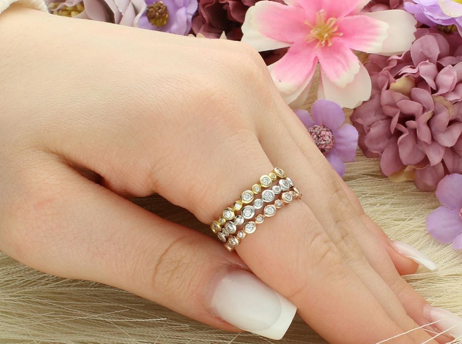 Pierścionek srebrny 925 potrójny z białymi kamieniami DIA-PRS-7652-925.jpg