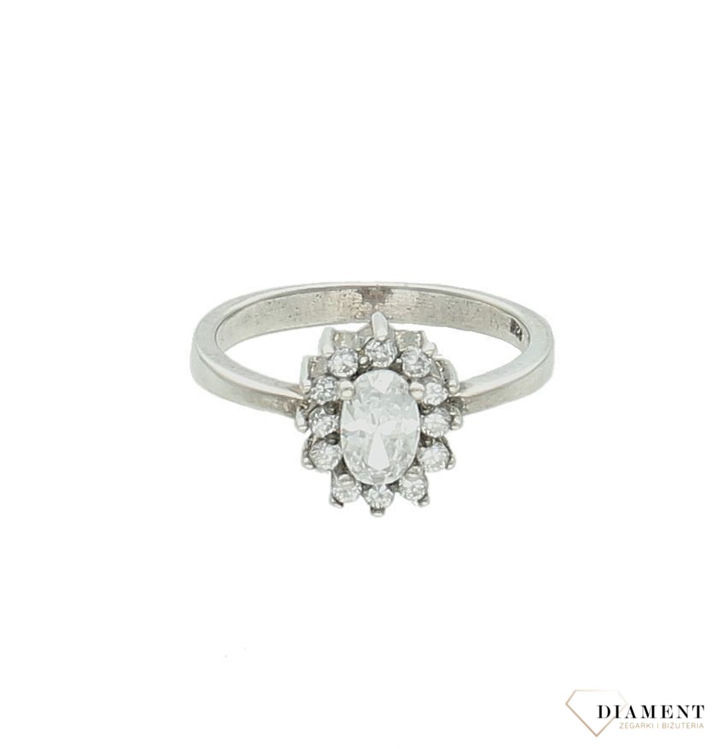 srebrny-pierscionek-damski-925-z-owalna-cyrkonia-dia-prs-7657-925.-srebrny-pierscionek-damski-z-kamieniem.-pierscionek-damski-z-cyrkonia.-pomysl-na-prezent-dla-kobiety.123-001.jpg