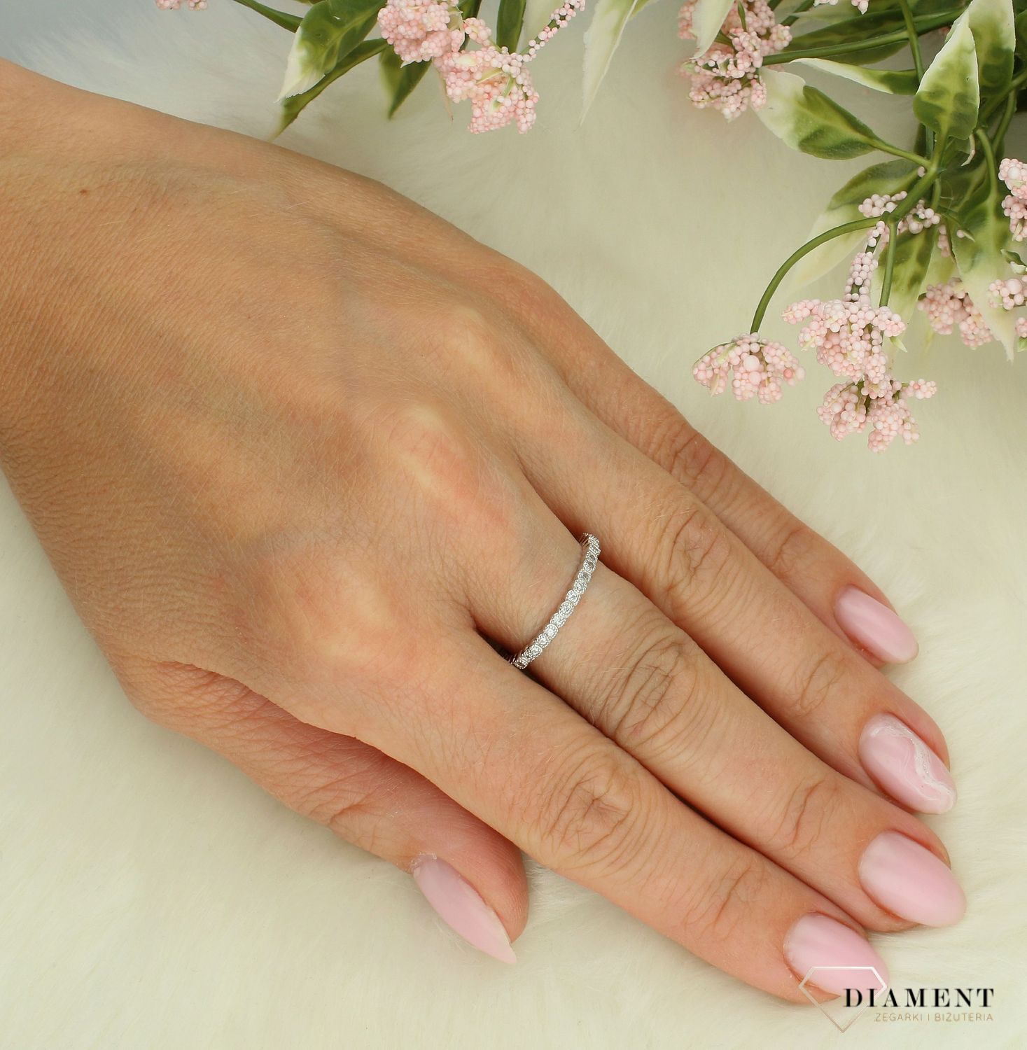 Srebrny pierścionek damski 925 obrączka z cyrkoniami rozmiar 14 DIA-PRS-7676-925. Srebrny pierścionek damski. Pierścionek srebrny dla kobiety na prezen5.jpg