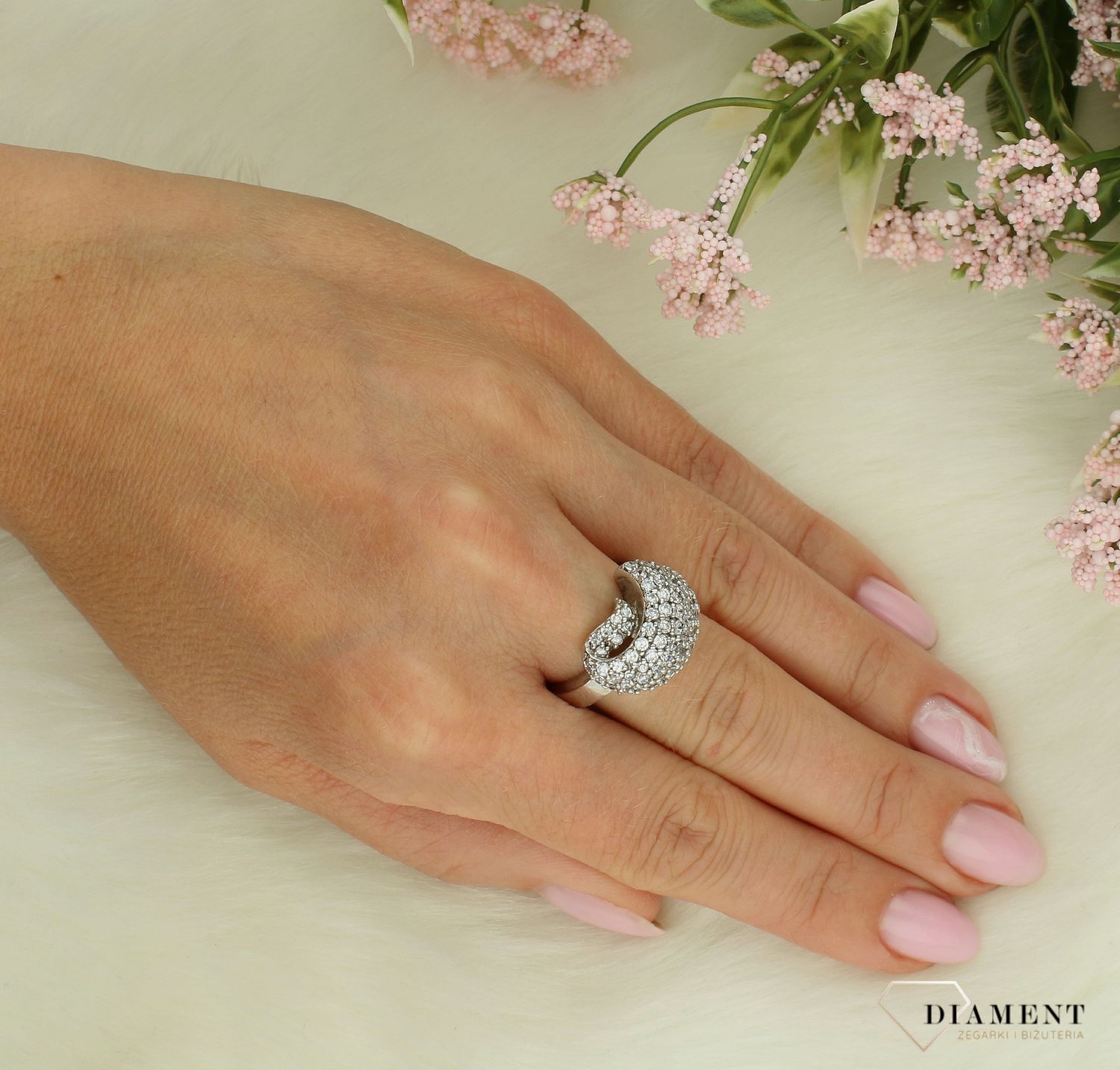 Srebrny pierścionek damski 925 bogato zdobiony cyrkoniami rozmiar 12 DIA-PRS-7700-925. Srebrny pierścionek damski. Srebrny pierścionek z cyrkoniam.jpg