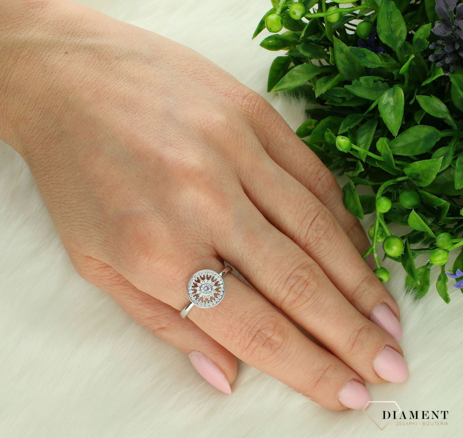 Srebrny pierścionek damski 925 błyszcząca rozeta rozmiar 18 DIA-PRS-7705-925 (1).jpg