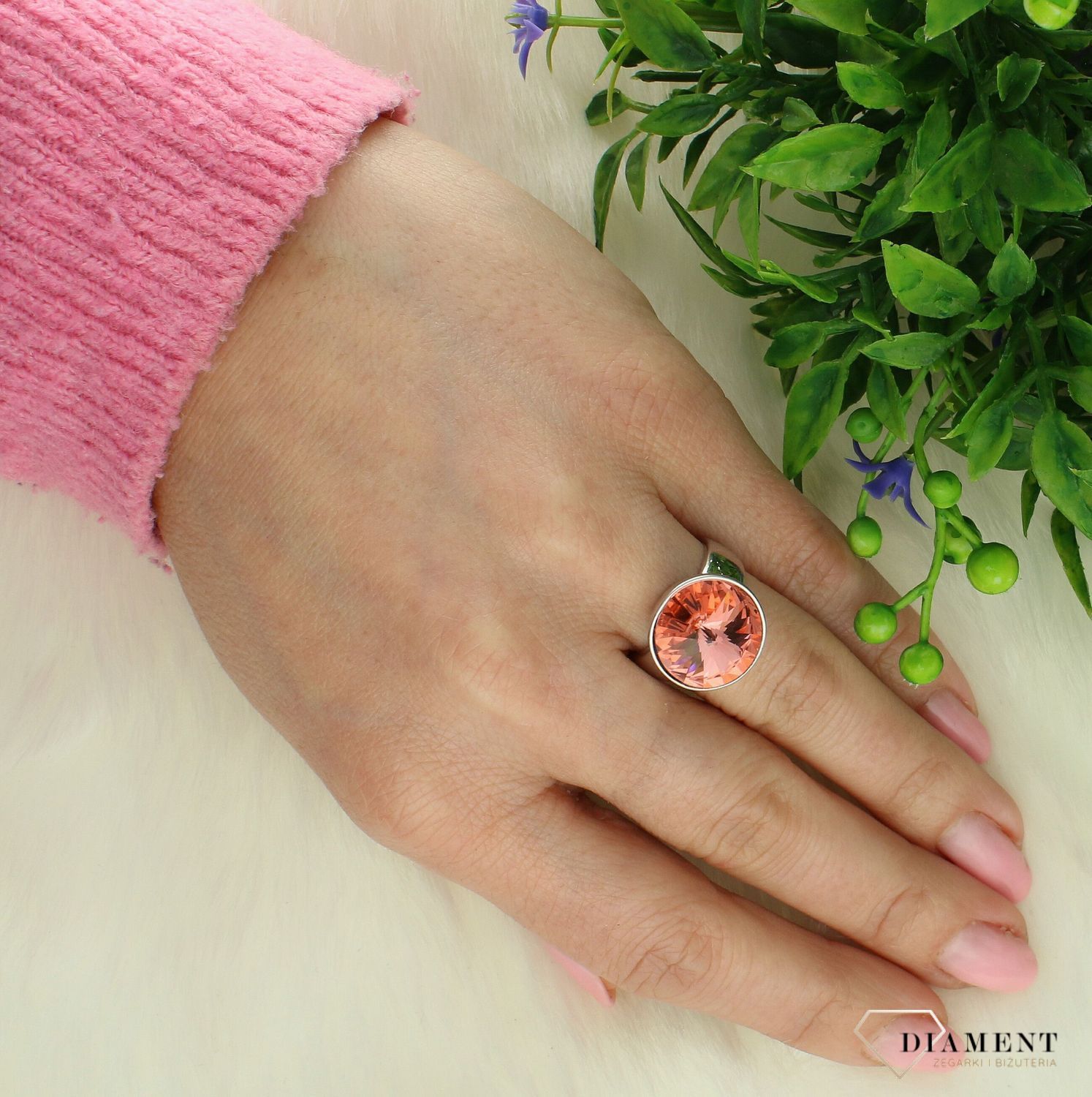 Srebrny pierścionek damski 925 Swarovski Elements rozmiar 11 DIA-PRS-7706-925. Srebrny pierścionek damski. Pierścionek srebrny damski z kryształkiem. Pierścionek srebrny z kryształem Swarovskiego. Srebrny pierścionek damski na prezen.jpg