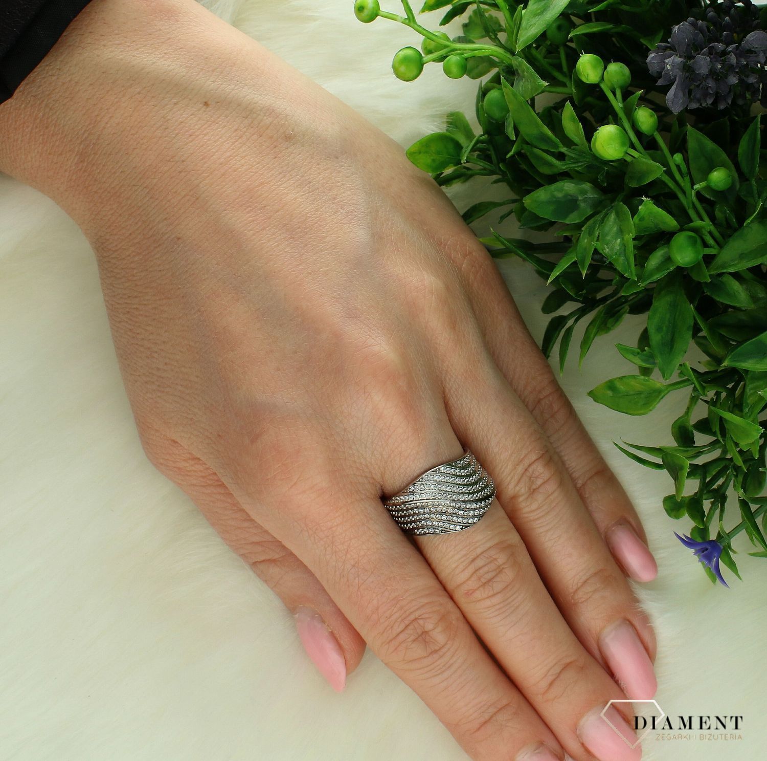 Srebrny pierścionek damski 925 z cyrkoniami rozmiar 18 DIA-PRS-7710-925. Srebrny pierścionek damski. Srebrny pierścionek z cyrkoniami. Pierścionek srebrny dla kobiety, Pierścionek srebrny na prezent (2).jpg
