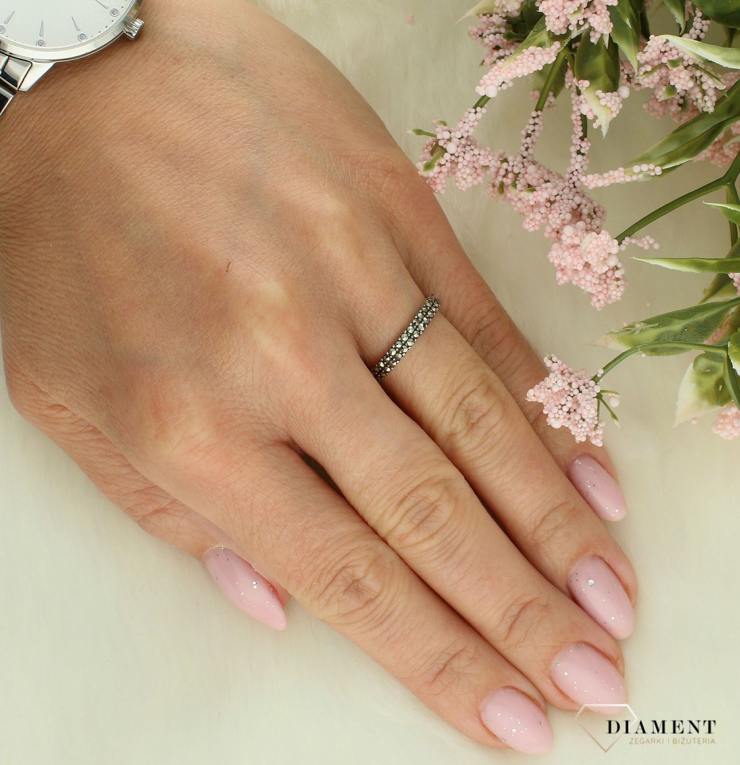Pierścionek srebrny 925 obrączka z czarnymi cyrkoniami rozmiar 12 DIA-PRS-7738-925 (2).jpg