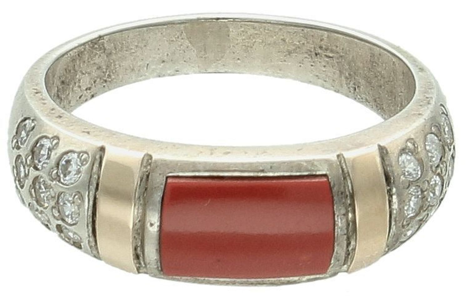 Pierścionek srebrny z pozłacaniem próba 925, DIA-PRS-7743-925 Srebrny pierścionek wykonany z najwyższej jakości srebra o prostej formie. Idealny pomysł na prezent dla każdej kobiety..jpg