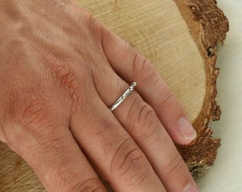 Pierścionek różaniec ze srebra próby 925, model DIA-PRS-7749-925, rozmiar 29. Szerokość 2 mm, waga 2,68 g. Symboliczna biżuteria z motywem różańca. Idealna jako duchowy prezent.3.jpg