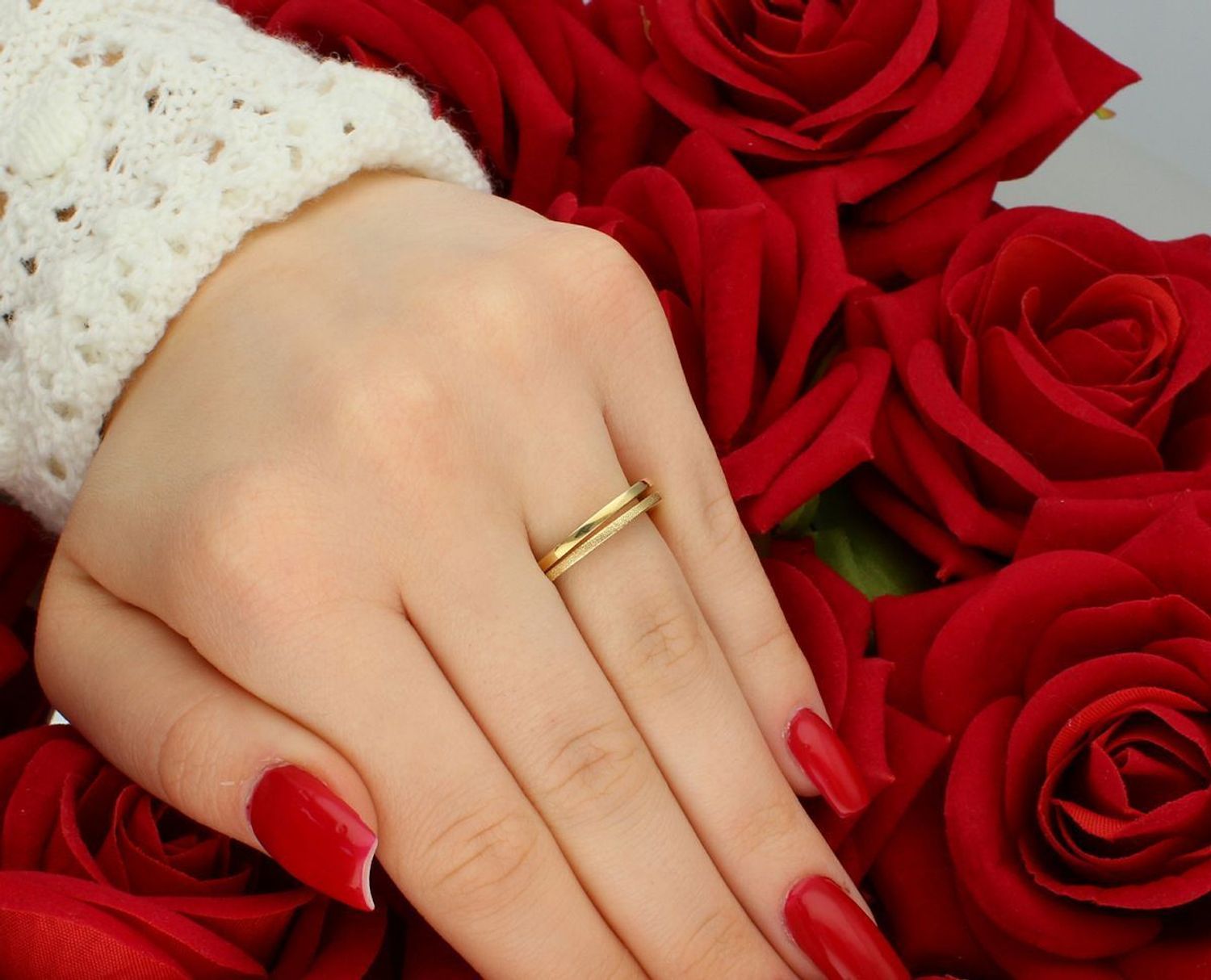 Złoty pierścionek damski 585 z dwoma pasami obrączek. Model DIA-PRS-7867-585, 3,82 g, szerokość 3 mm. Stylowa i trwała biżuteria na co dzień i od święta. Sprawdź w sklepie!1.jpg