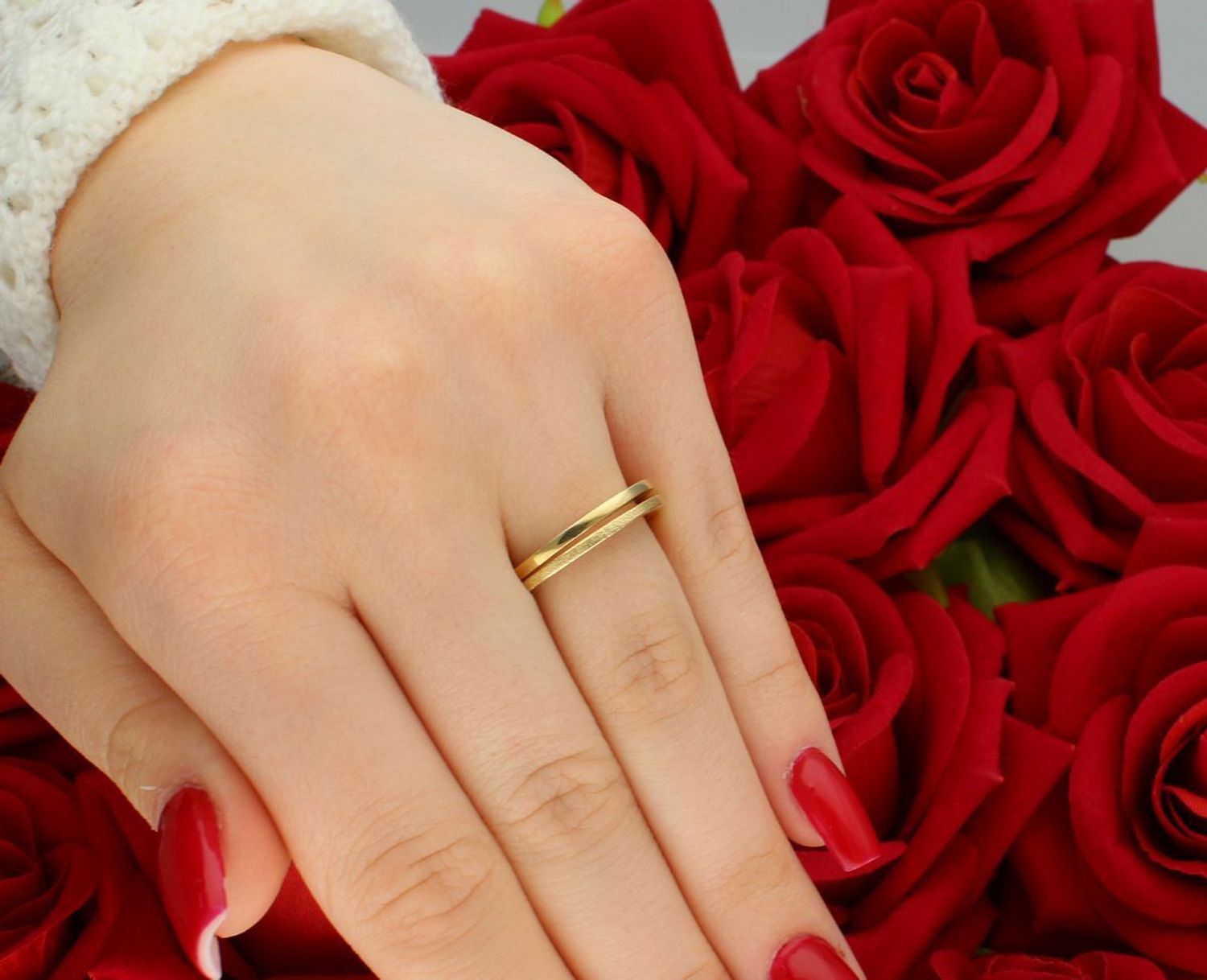 Złoty pierścionek damski 585 z dwoma pasami obrączek. Model DIA-PRS-7867-585, 3,82 g, szerokość 3 mm. Stylowa i trwała biżuteria na co dzień i od święta. Sprawdź w sklepie!1.jpg