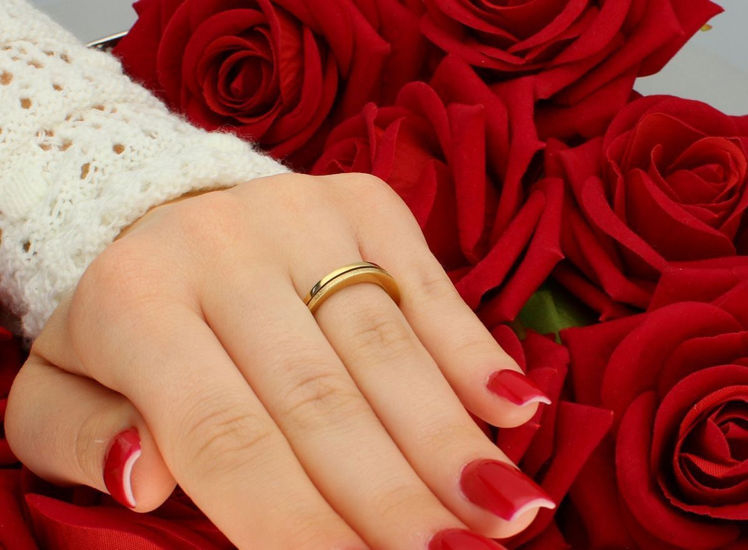 Złoty pierścionek damski 585 z dwoma pasami obrączek. Model DIA-PRS-7867-585, 3,82 g, szerokość 3 mm. Stylowa i trwała biżuteria na co dzień i od święta. Sprawdź w sklepie!1.jpg