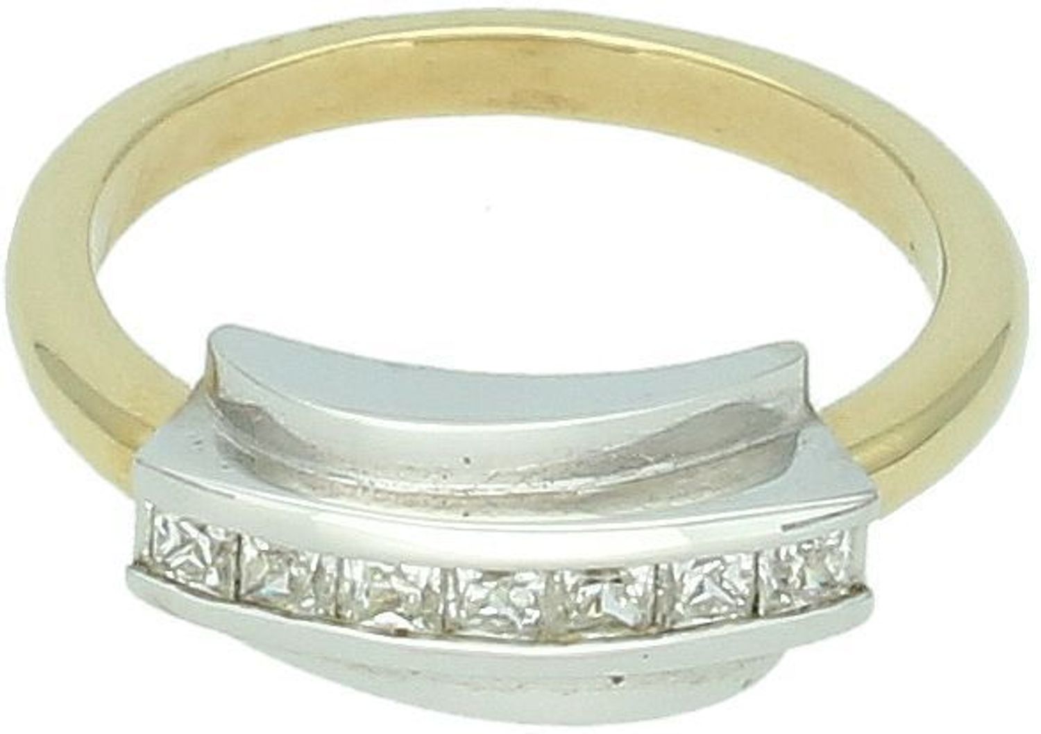 Złoty pierścionek damski próby 585 z pasem białego złota i cyrkonią. Masa 4,70 g, szerokość górna 7 mm, dolna szyna 2 mm. Model DIA-PRS-7894-585 – elegancki, dwukolorowy 1.jpg