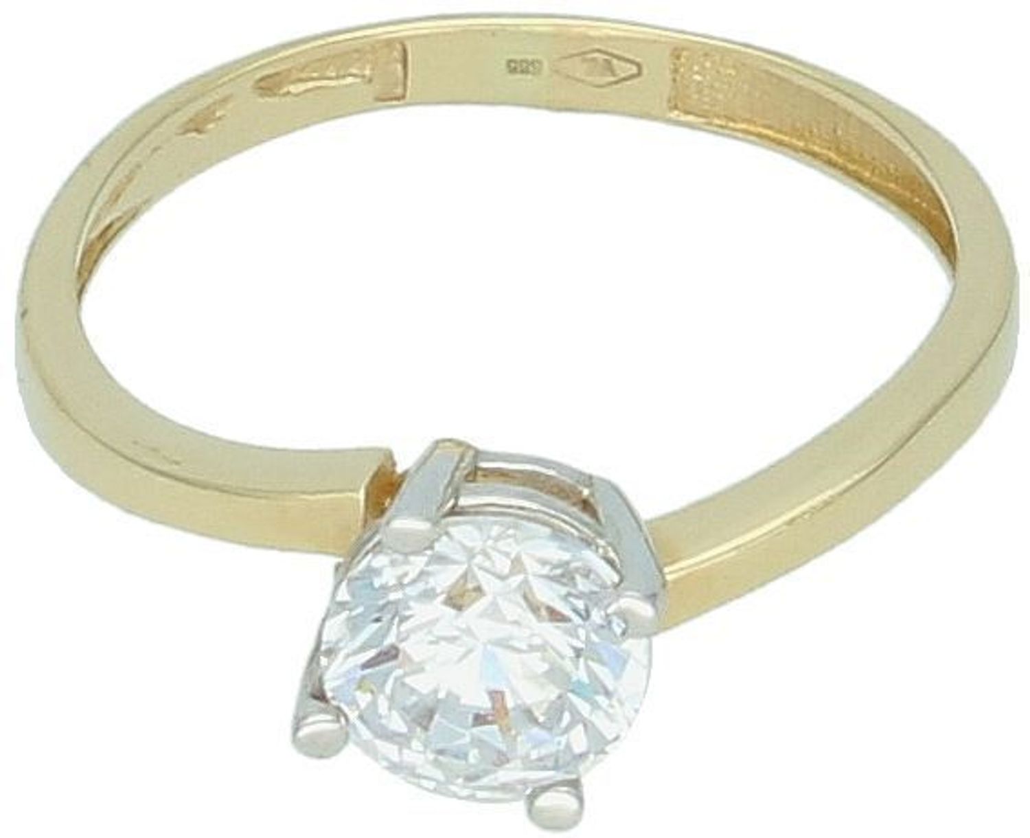 Złoty pierścionek damski z dużą białą cyrkonią. Waga 1,72 g, wielkość cyrkonii 6 mm, wysokość 5 mm, szerokość szyny 2 mm. Rozmiar 14. Elegancki pierścionek próby 585, doskonały na każdą okazję.1.jpg