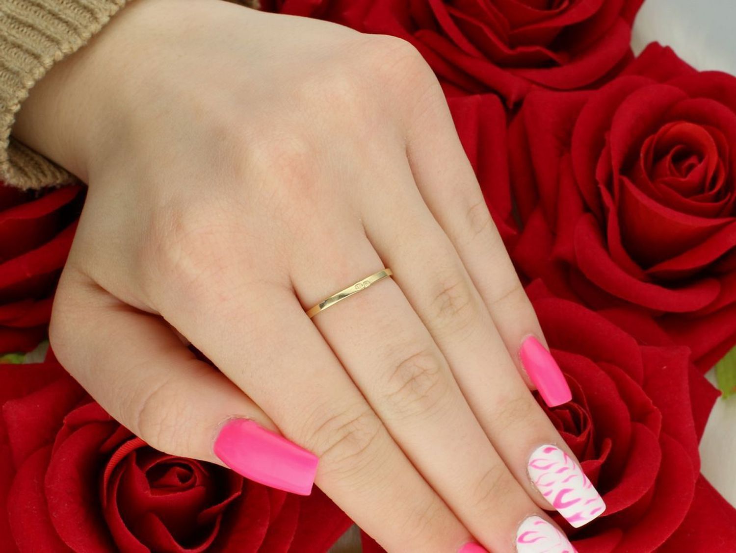 Złoty pierścionek damski z koralem w kształcie kwiatka próba 585 DIA-PRS-7923-585 rozmiar 15.jpg