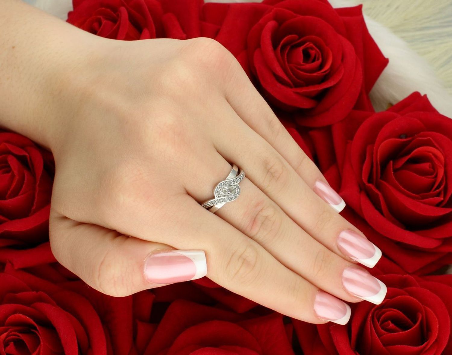 Pierścionek damski z białego złota z cyrkoniami – próba 585  DIA-PRS-7961-585, rozmiar 16.jpg