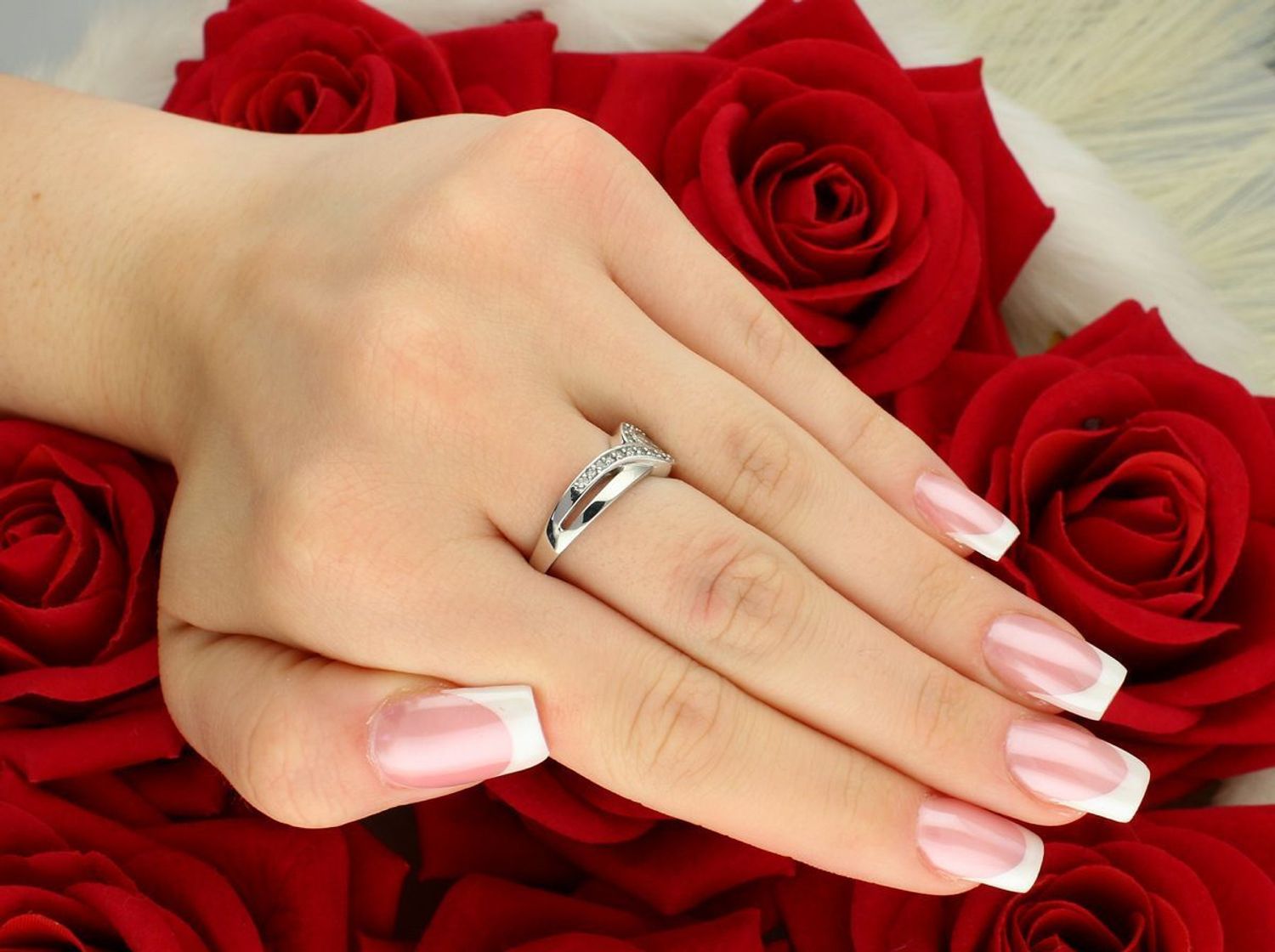 Pierścionek damski z białego złota z cyrkoniami – próba 585  DIA-PRS-7961-585, rozmiar 16.jpg