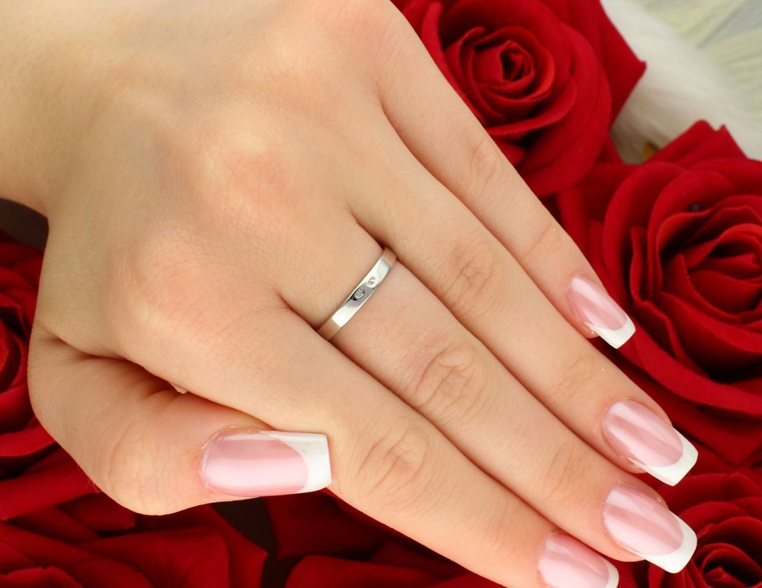 Pierścionek damski z białego złota z perłą i cyrkoniami – próba 585  DIA-PRS-7973-585.jpg