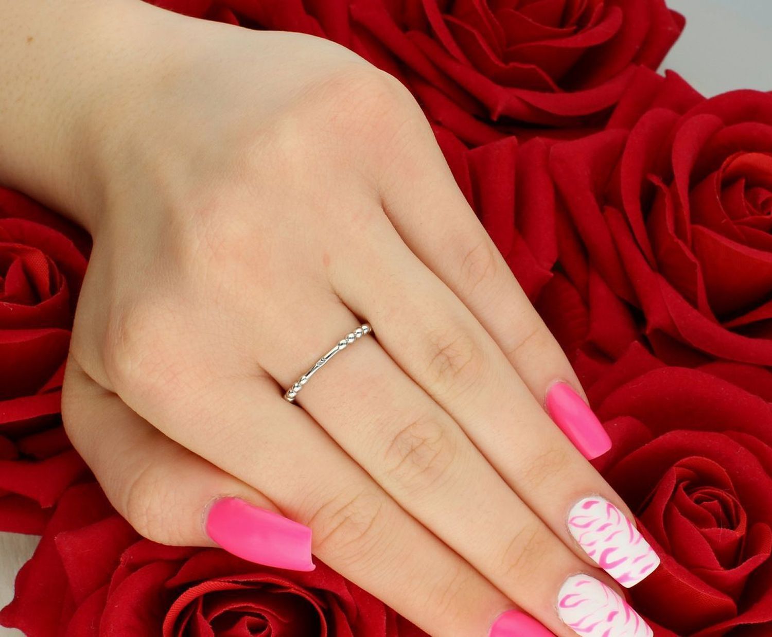 Złoty pierścionek damski z białego złota próby 585, cyrkonia 4 mm, rozmiar 16, waga 2,41 g. Model DIA-PRS-7988-585 – elegancja i nowoczesny styl w jednym.1.jpg