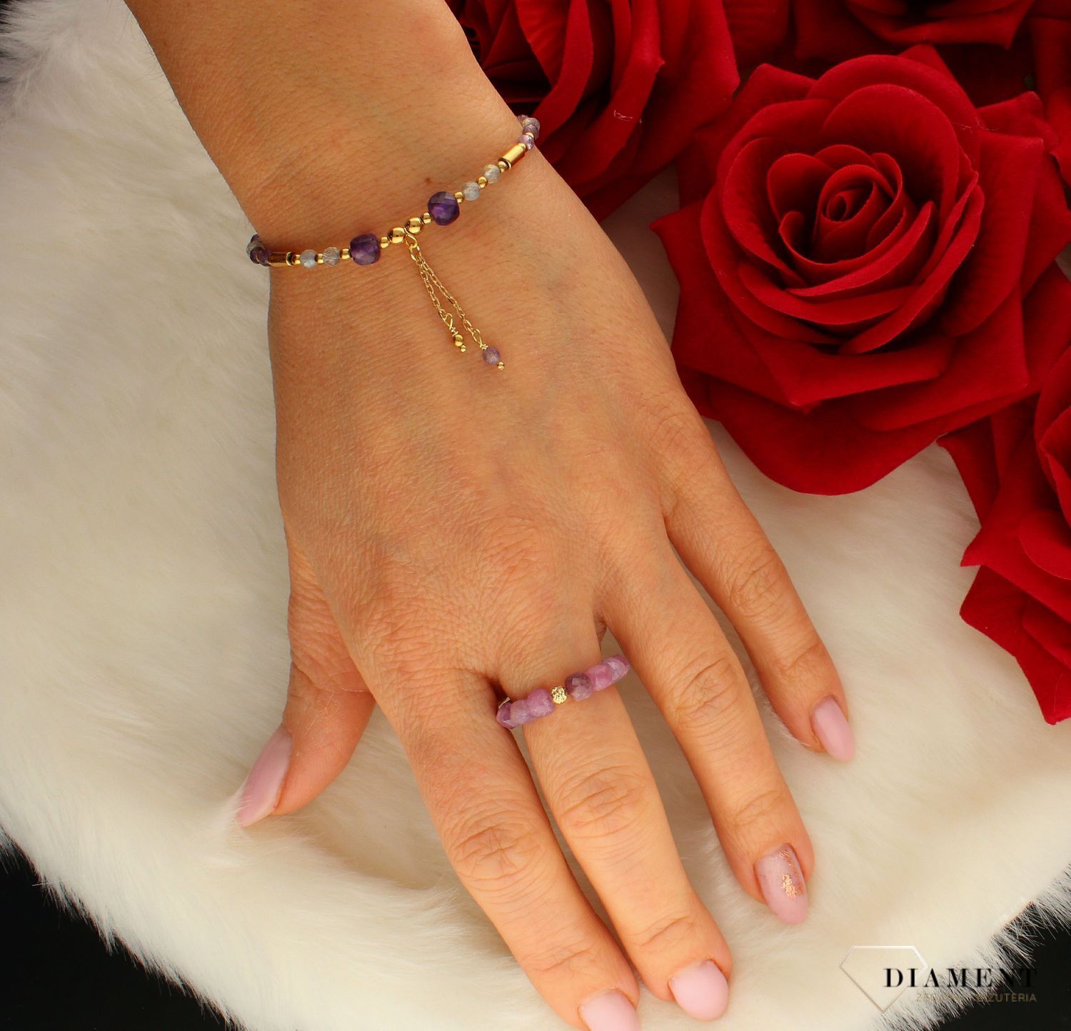 Pierścionek złoty z rubinem na gumce 585 DIA-PRS-8177-585. Złoty pierścionek damski na gumce. Modny pierścionek z ozdobnych kule.jpg