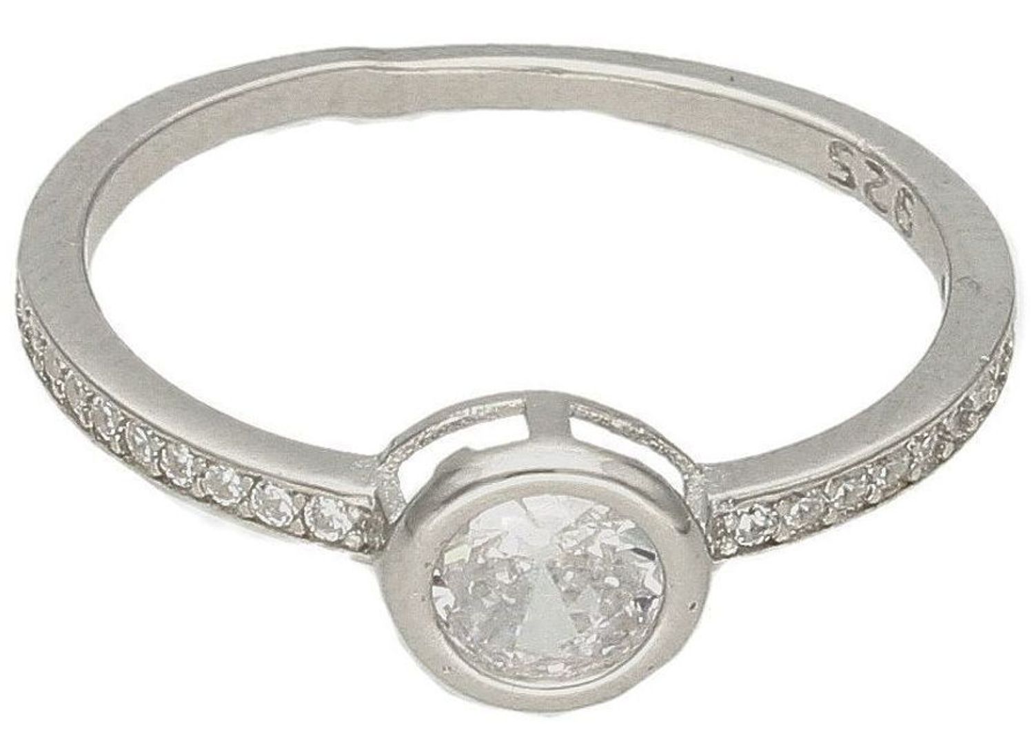 Srebrny pierścionek delikatny z okrągłą cyrkonią  DIA-PRS-8569-925.  Klasyczny srebrny pierścionek to dodatek, który sprawdzi się w każdej stylizacji, dlatego każda kobieta powinna mieć go w swojej kolekcji. 5.jpg