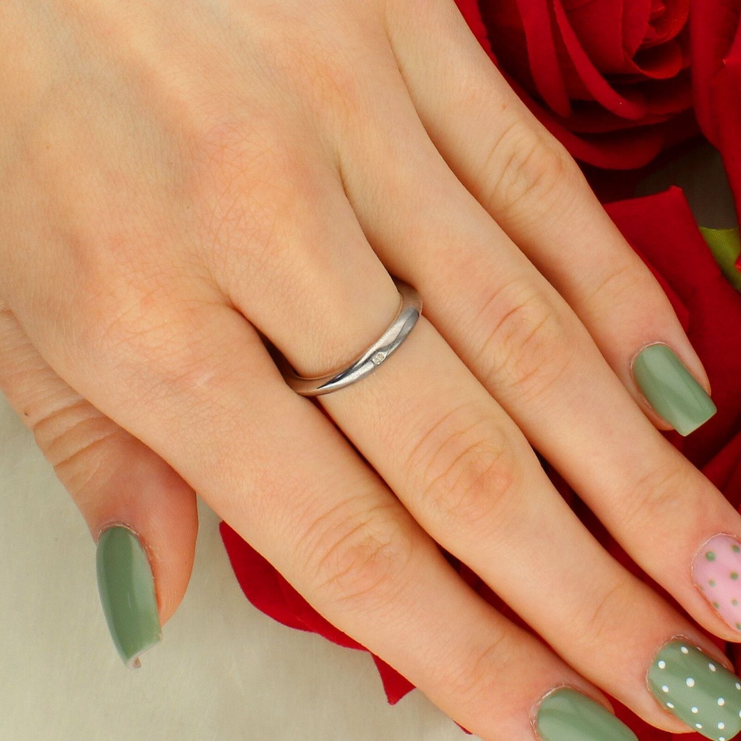 Srebrny pierścionek damski 925 z falistym bursztynem - Rozmiar 16 Ag.jpg